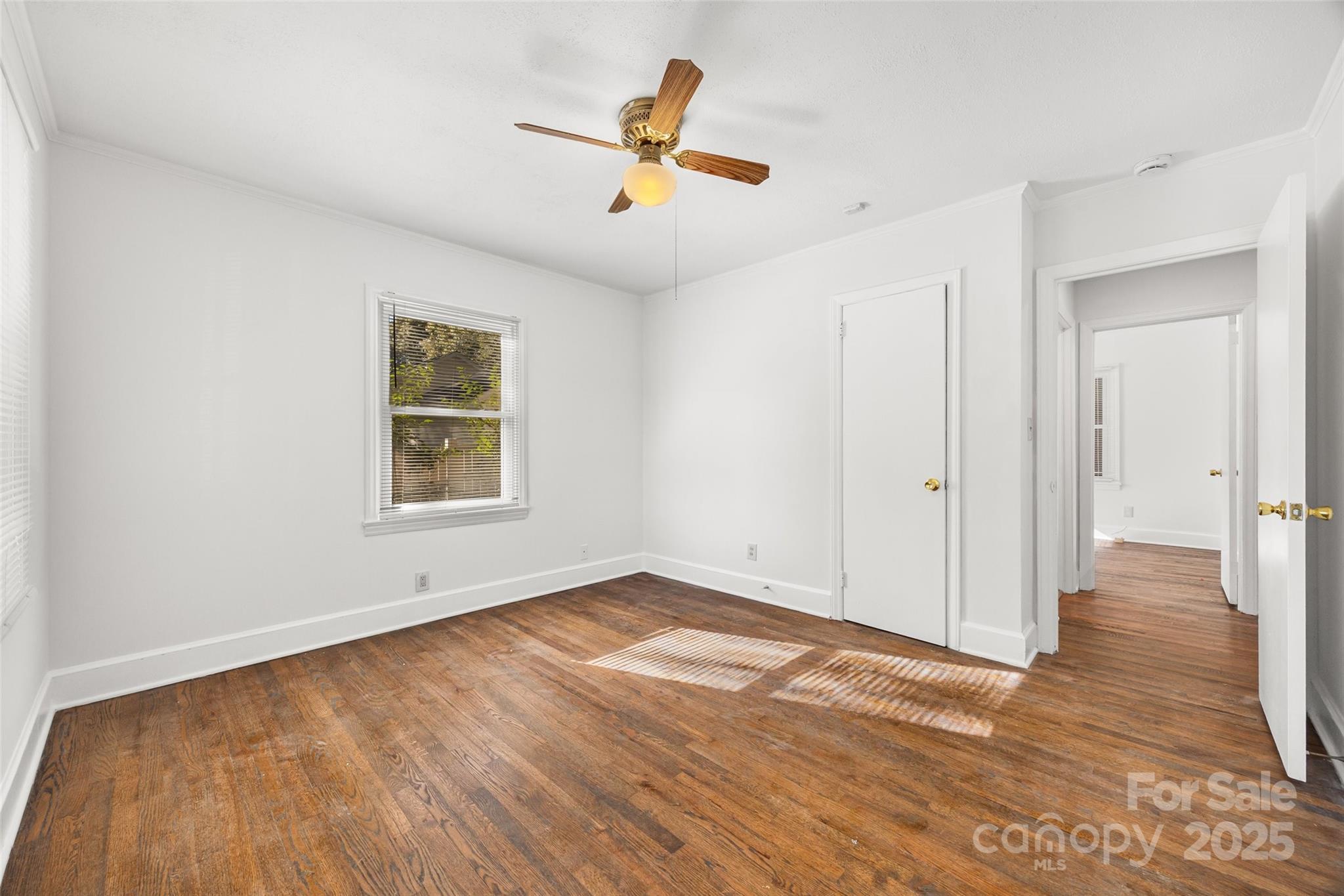 property viewer photo 6