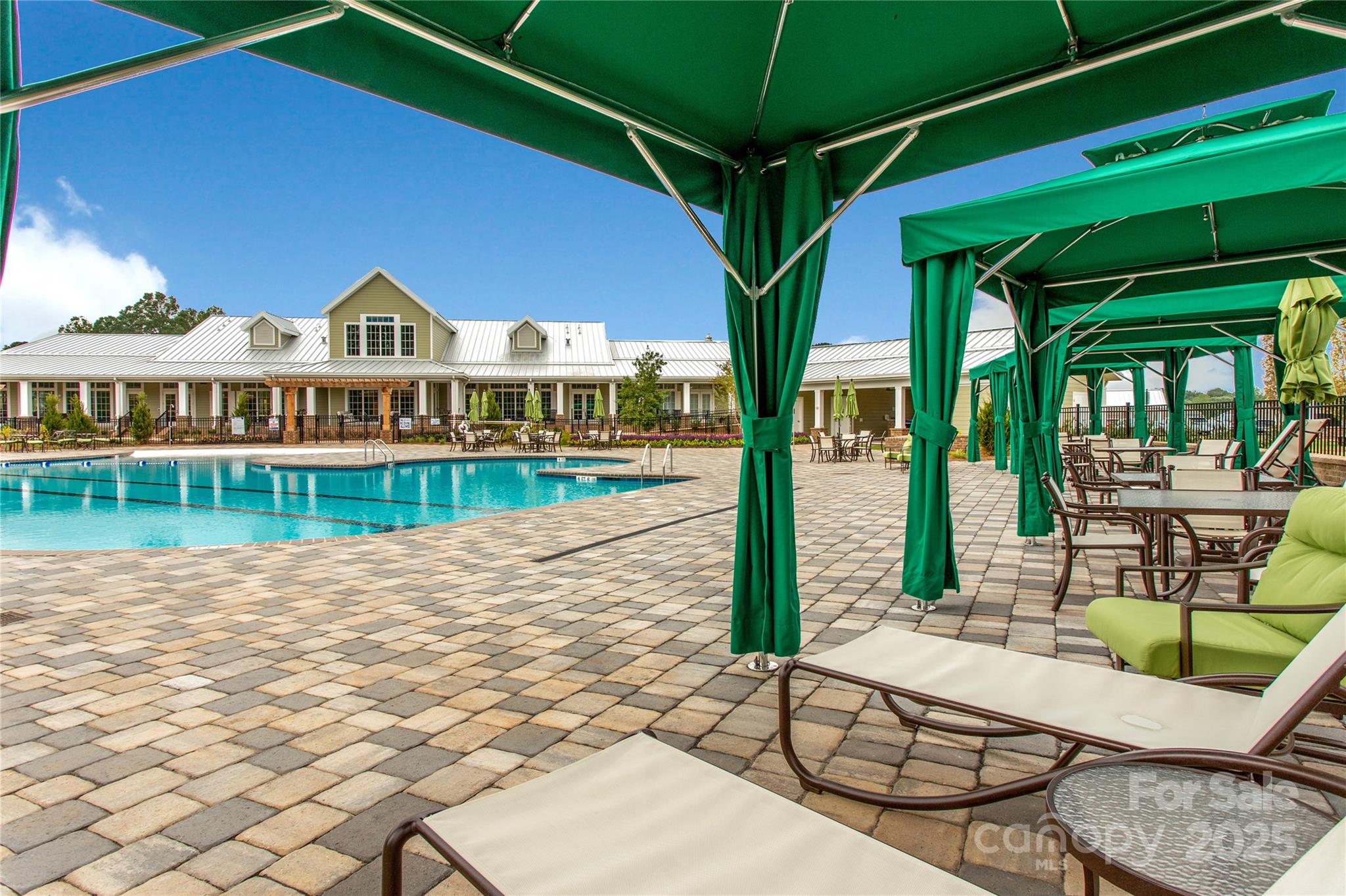 property viewer photo 18