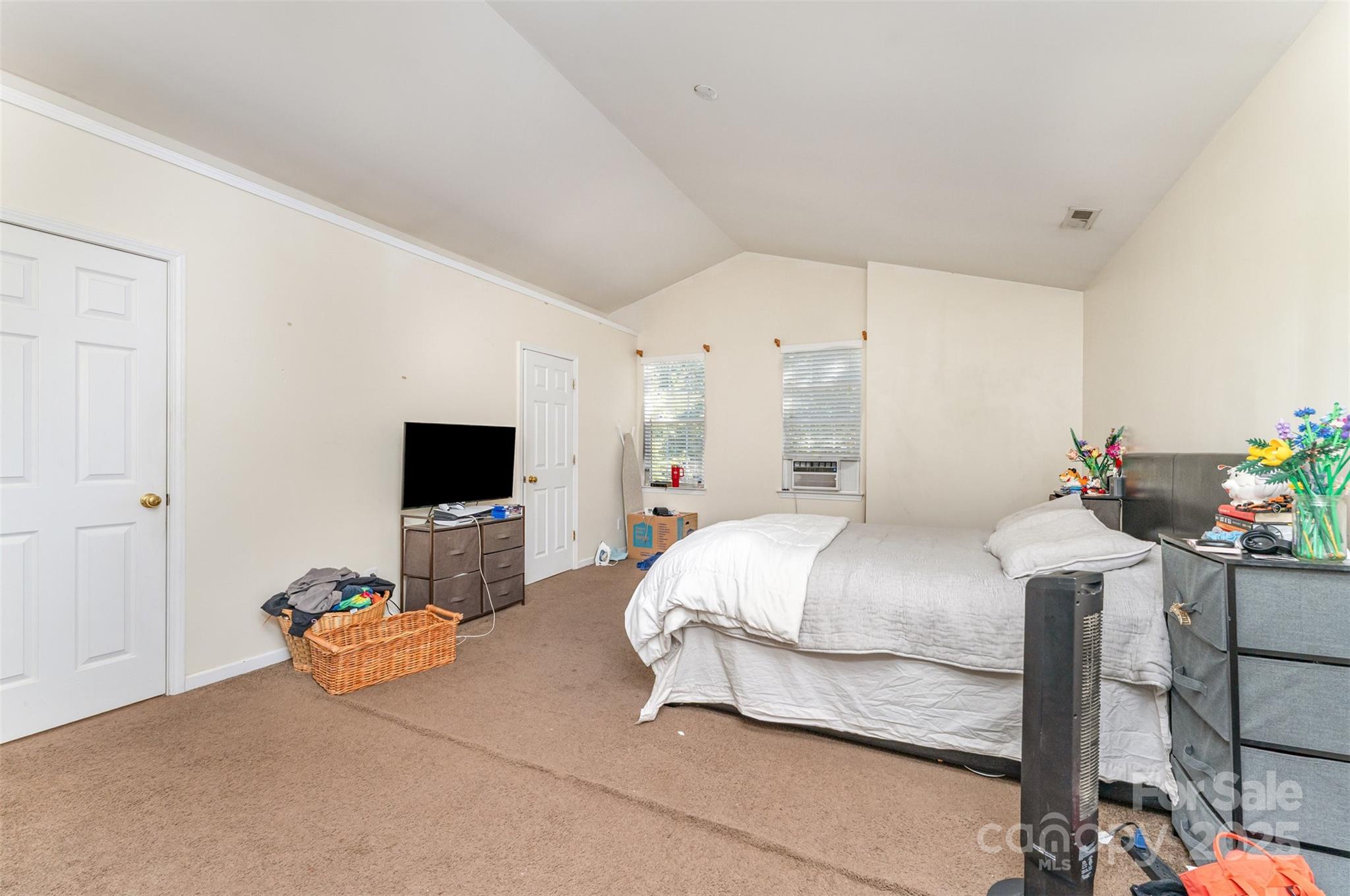 property viewer photo 13