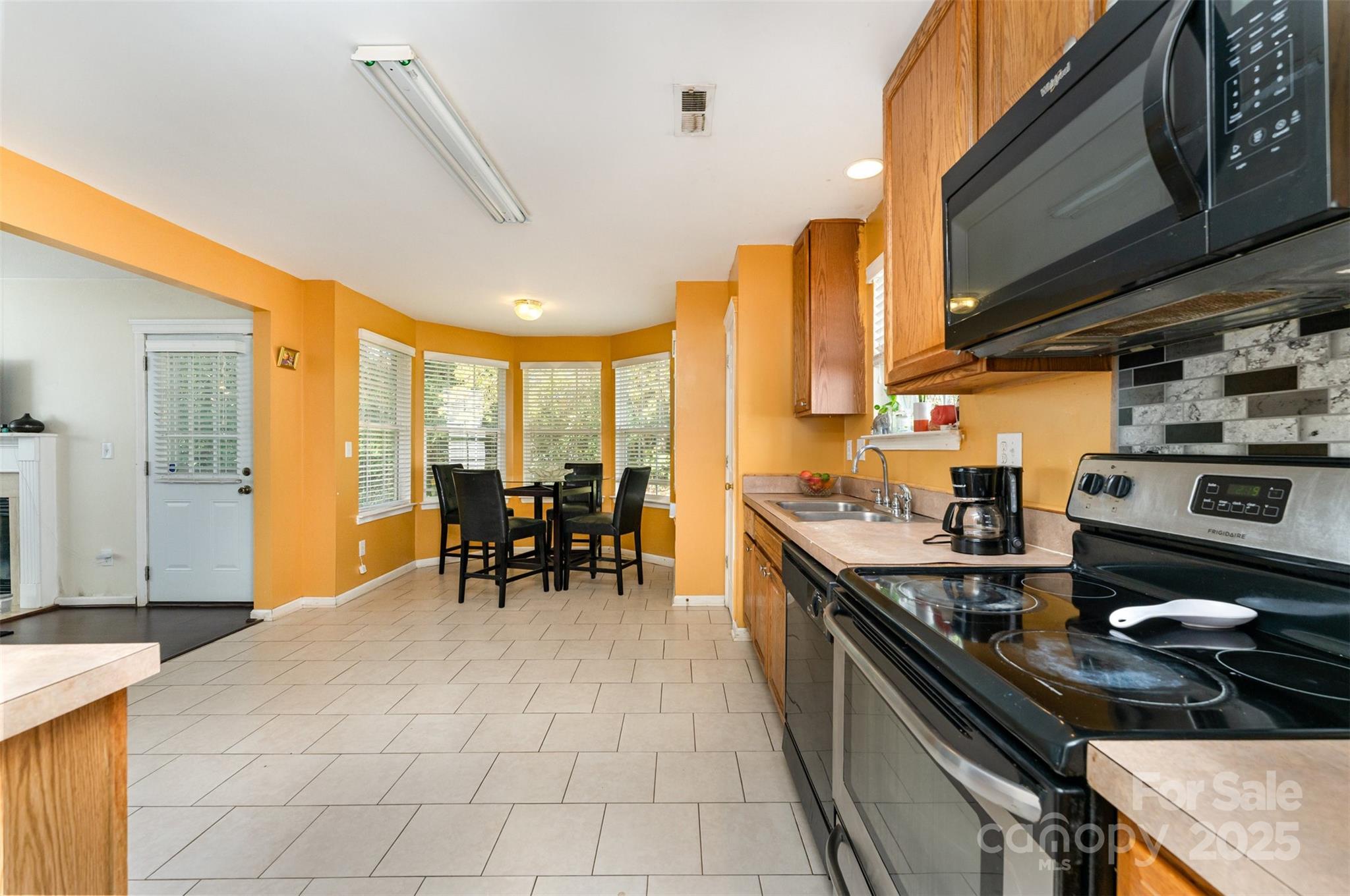 property viewer photo 5