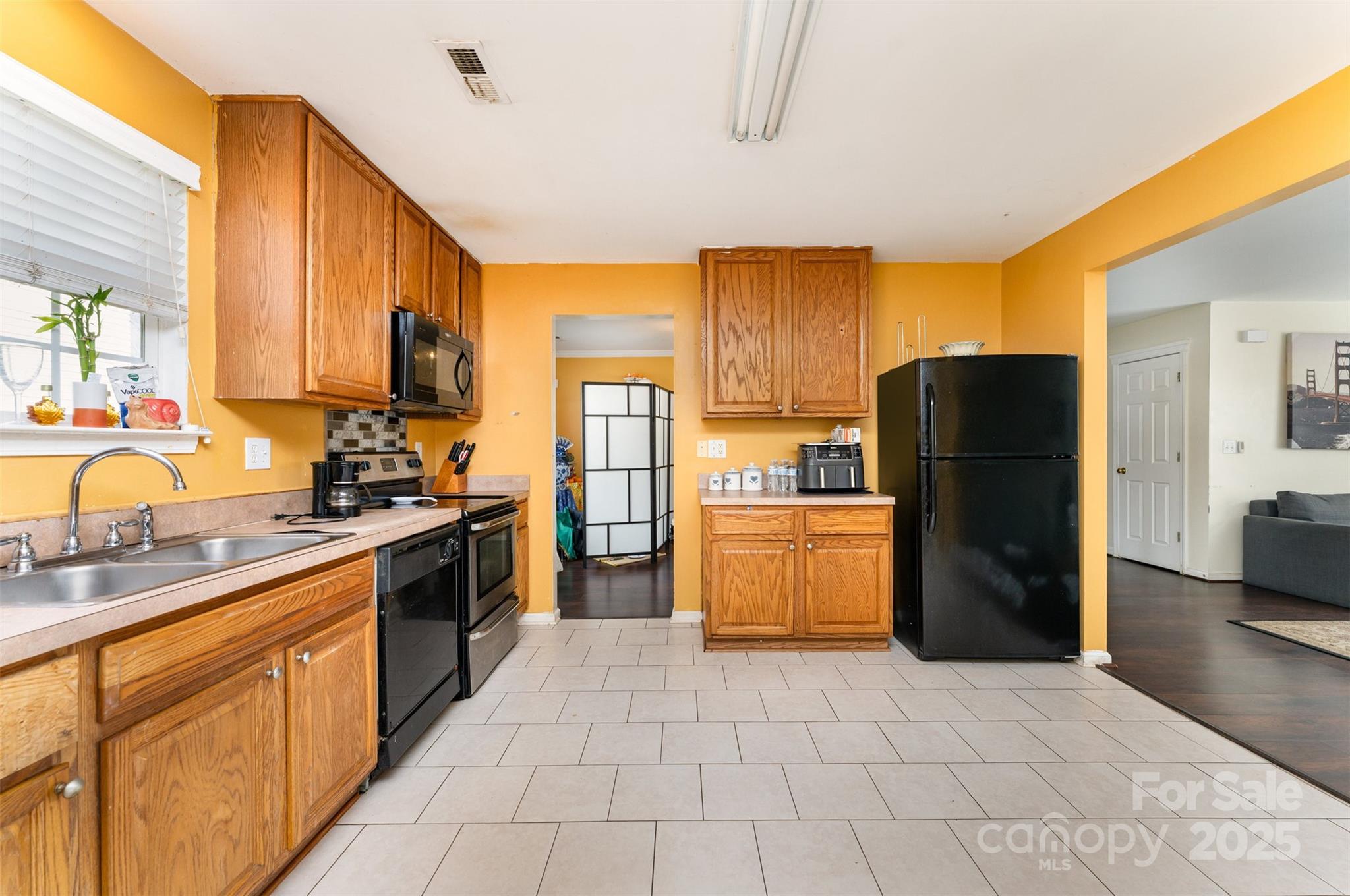 property viewer photo 6