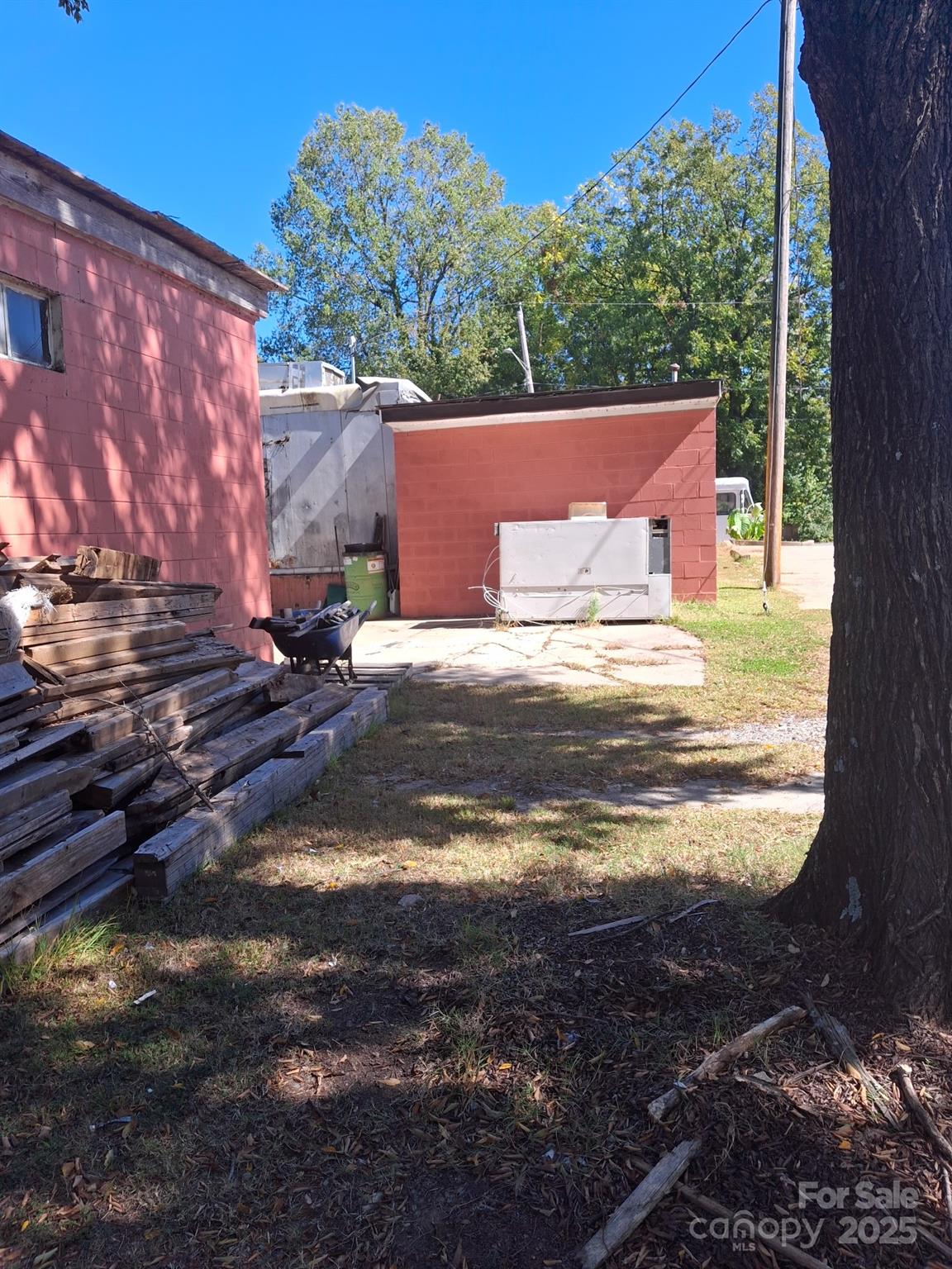 main property photo 11