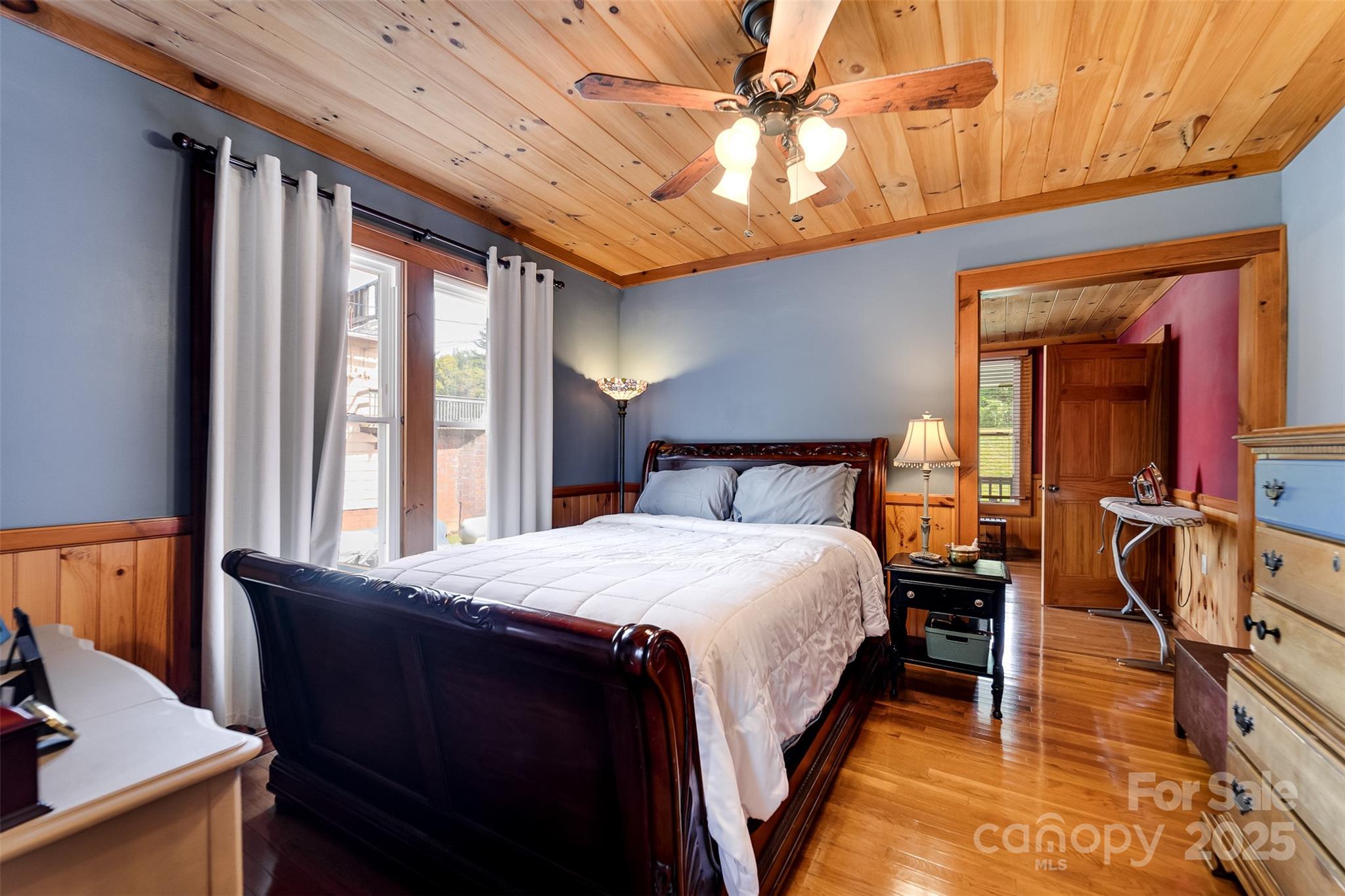 main property photo 13