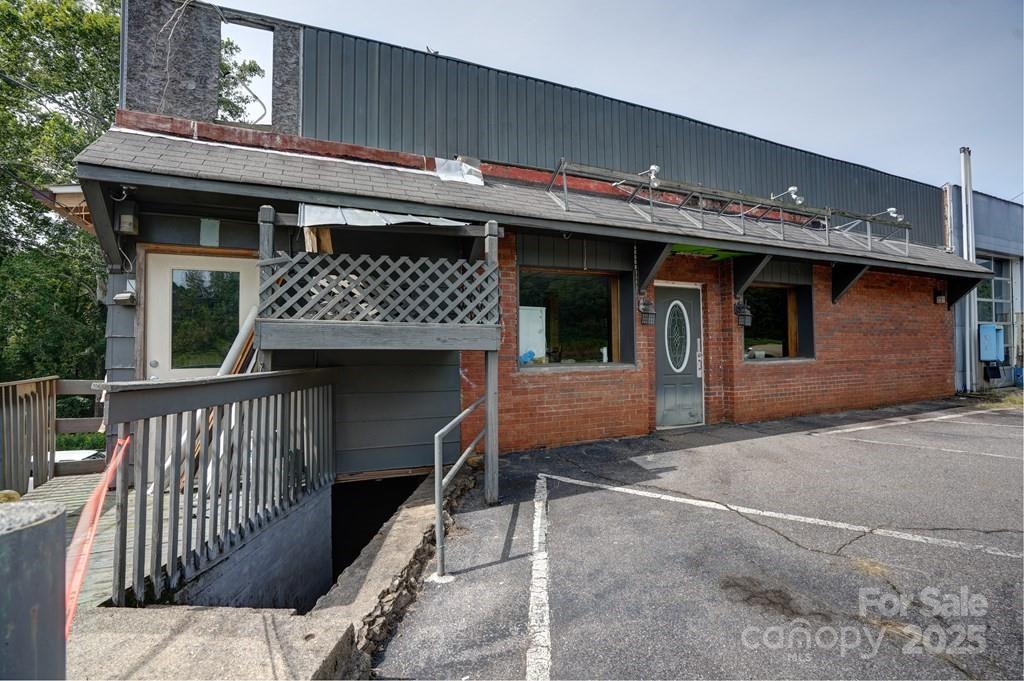 main property photo 32