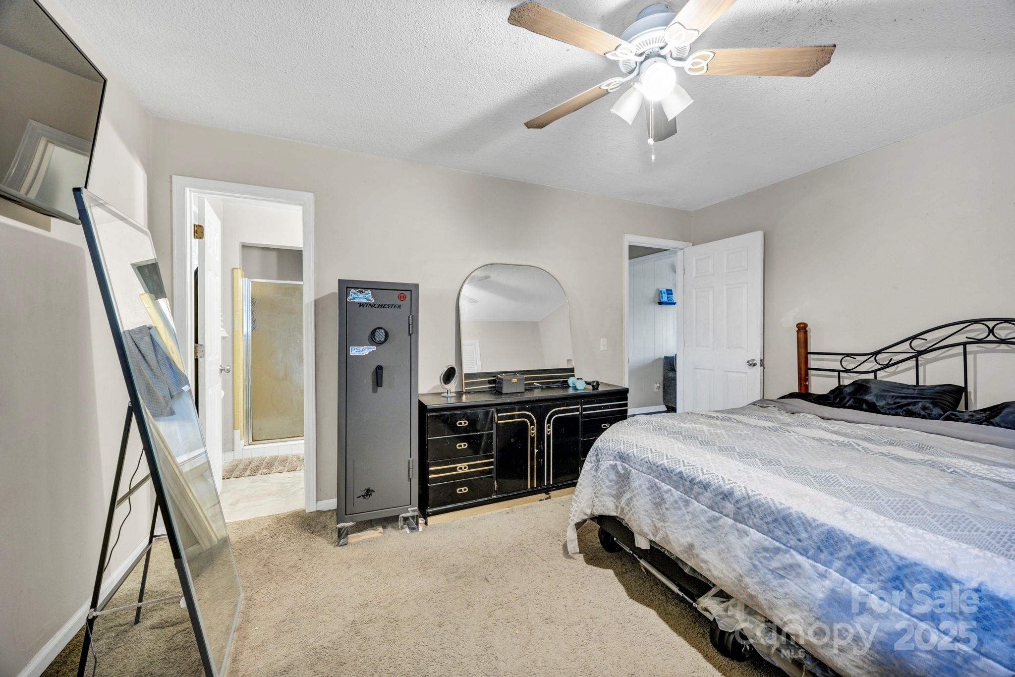 property viewer photo 16