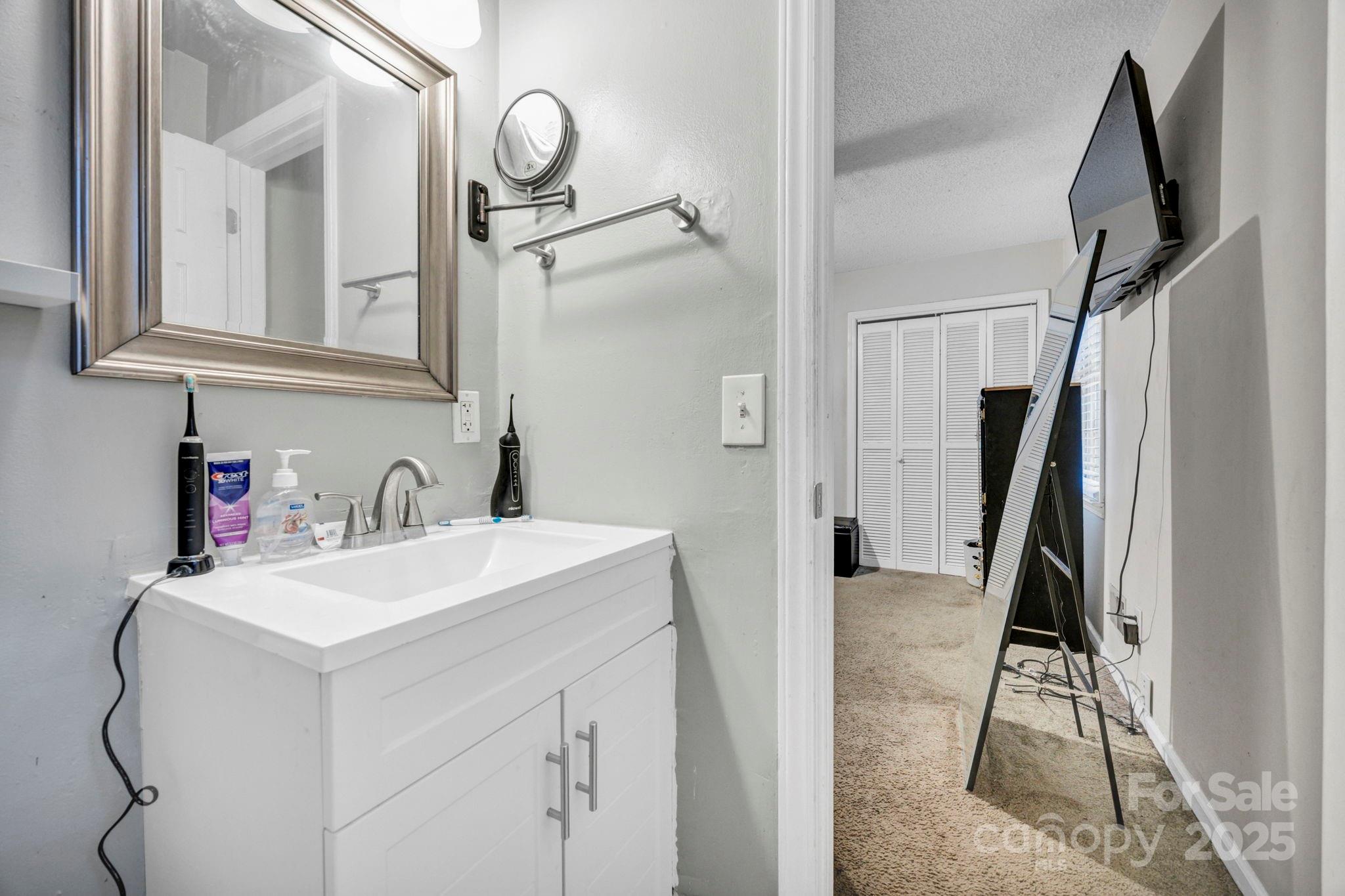 property viewer photo 19
