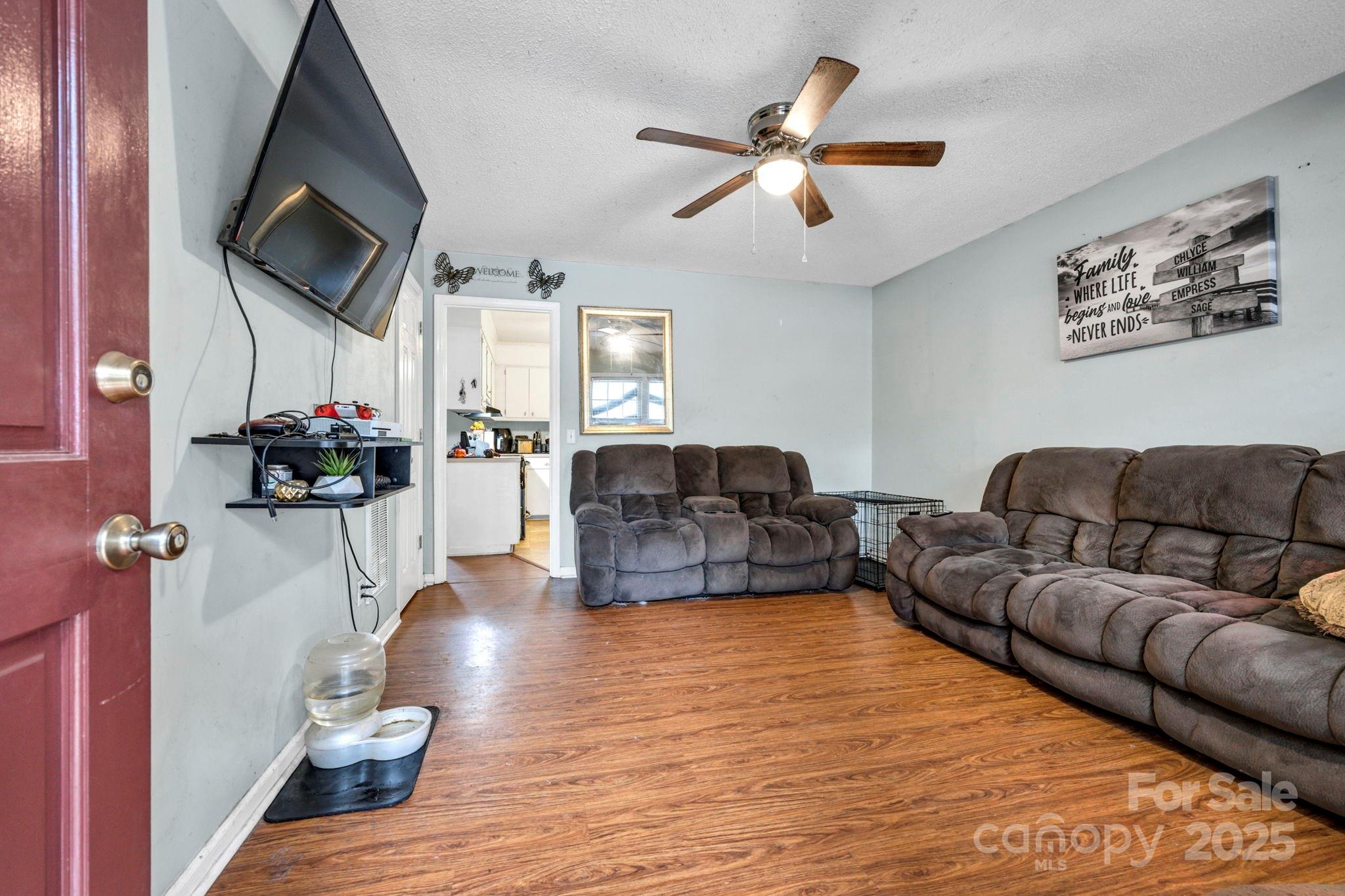 property viewer photo 2