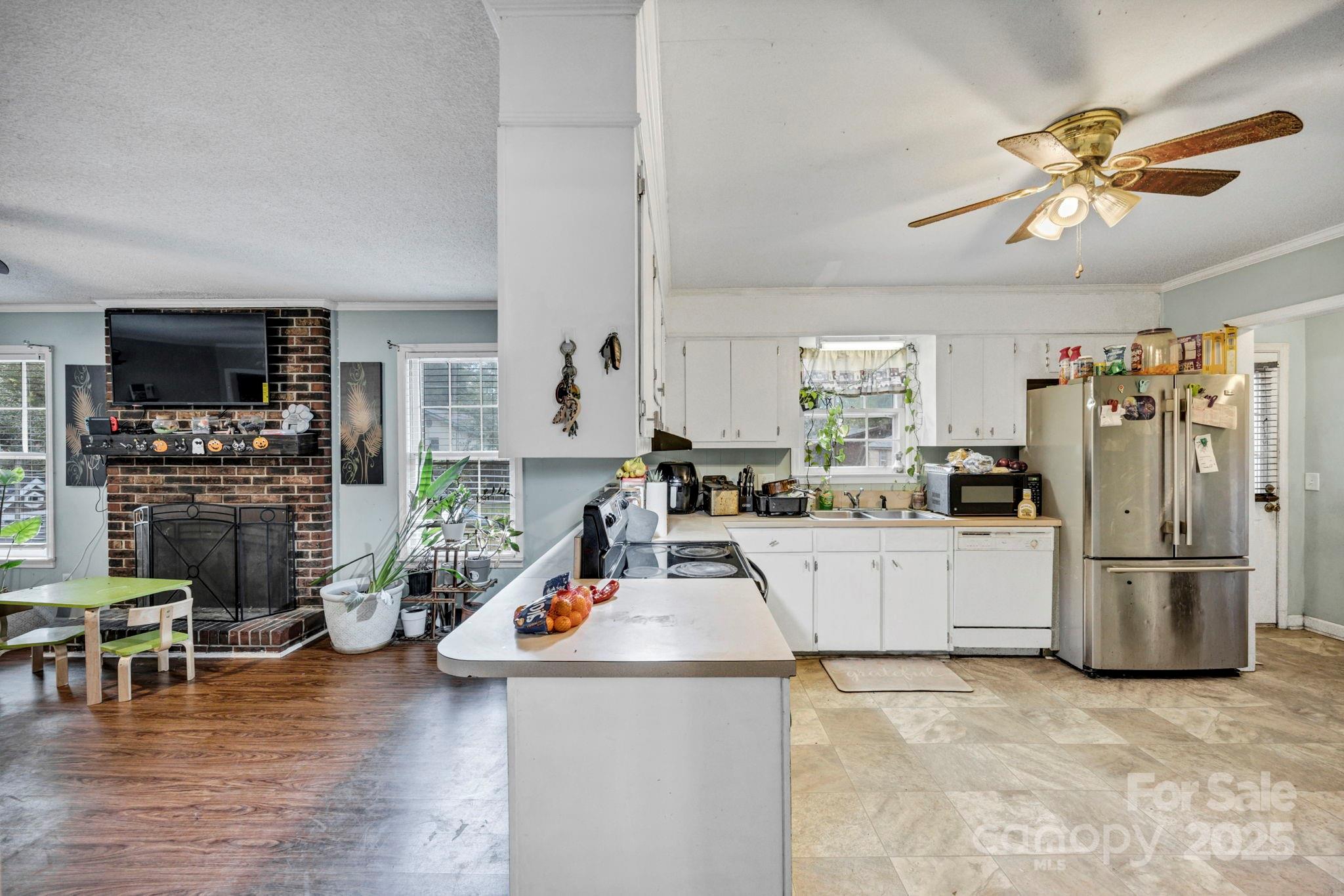 property viewer photo 5