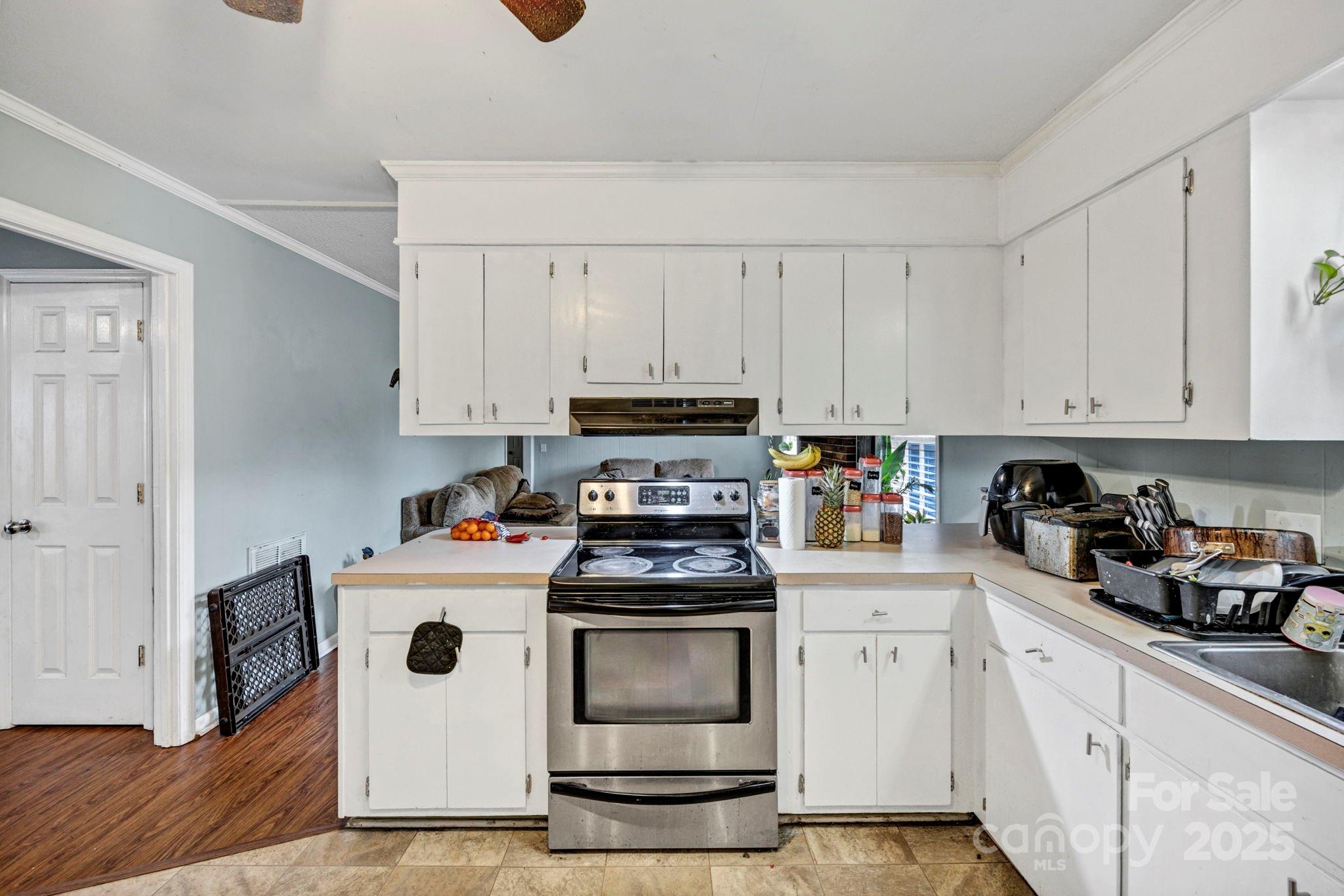 property viewer photo 9