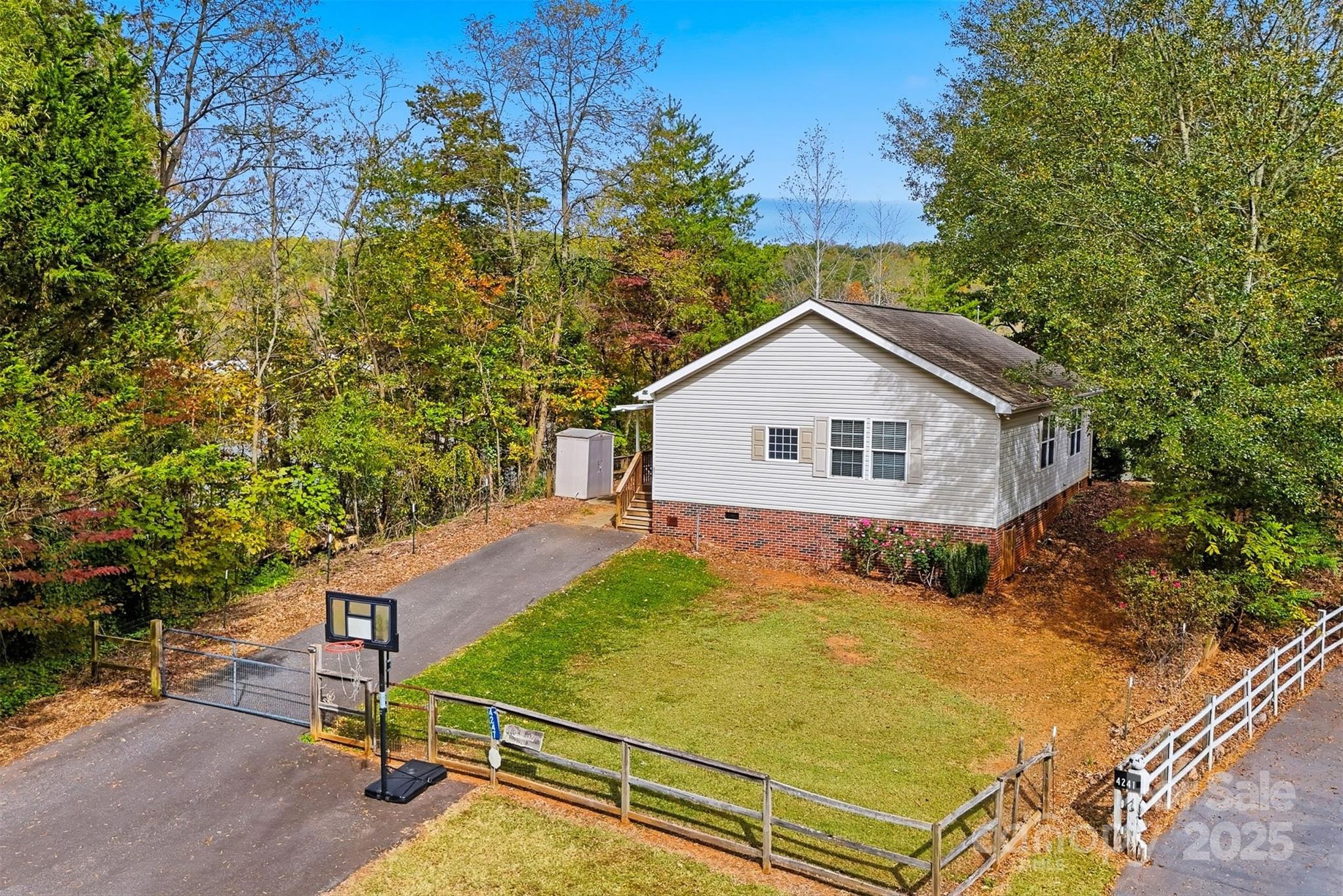 main property photo 30