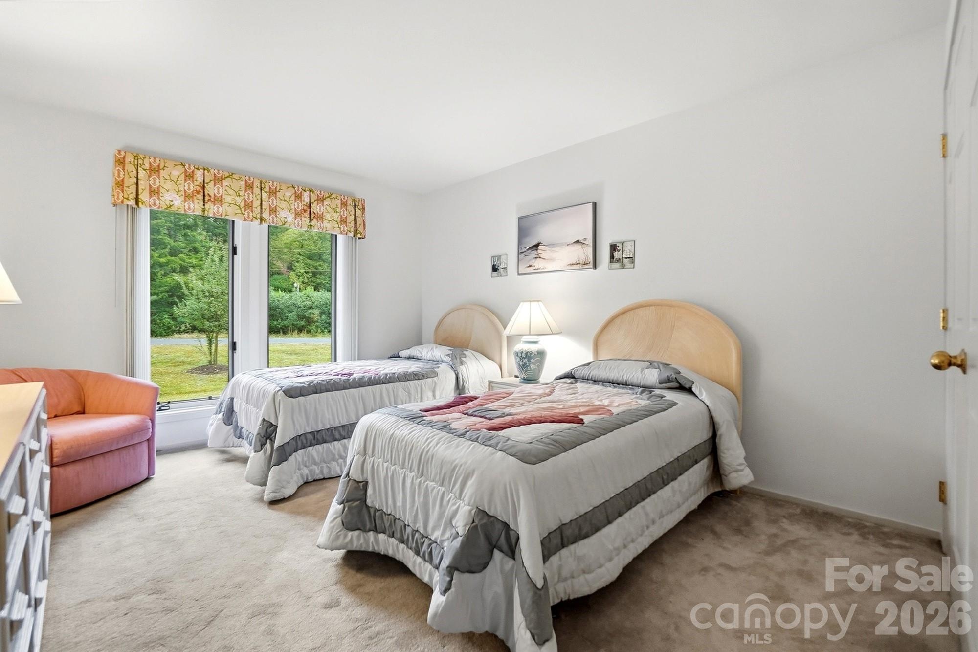property viewer photo 16