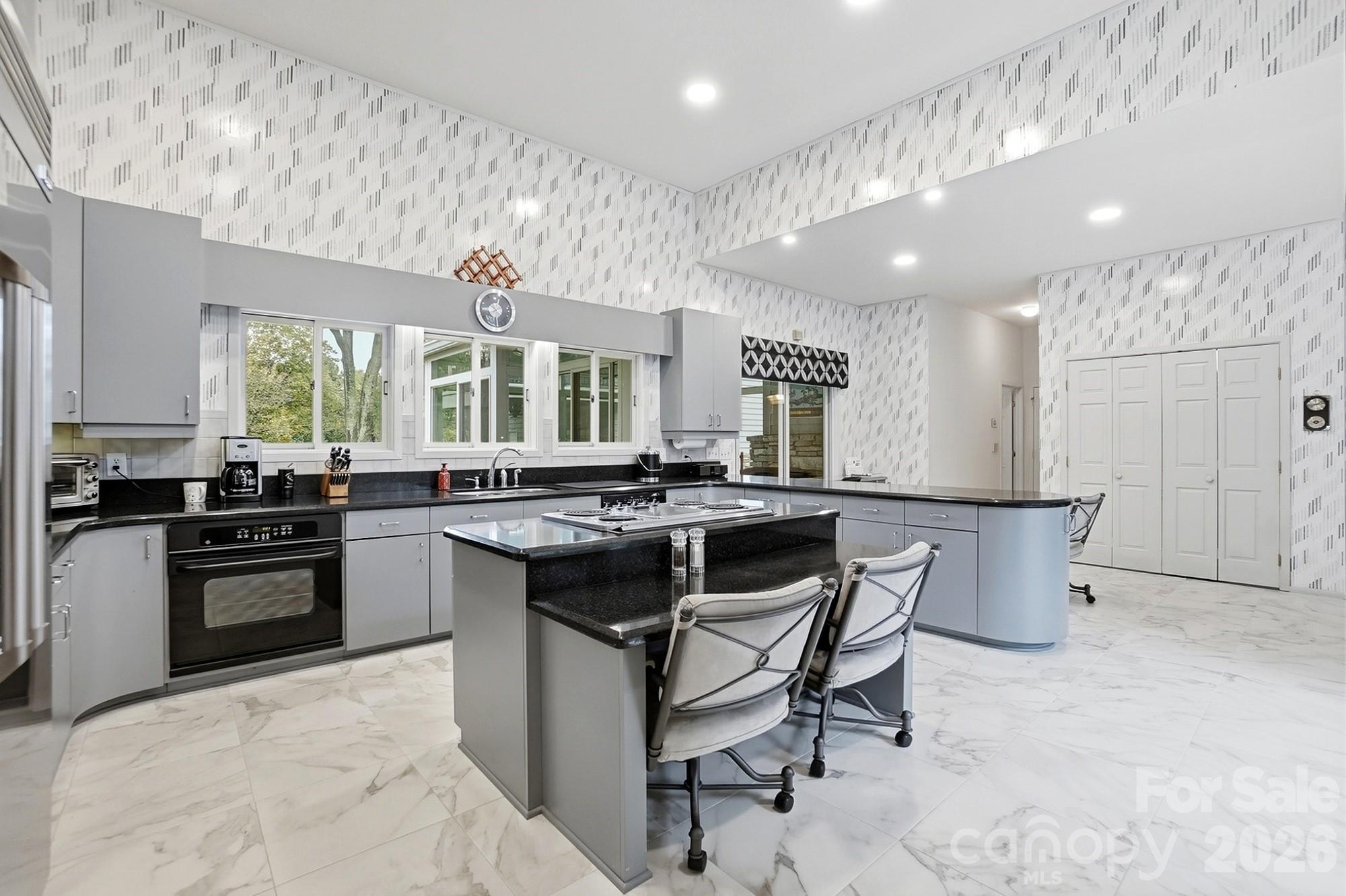 property viewer photo 7