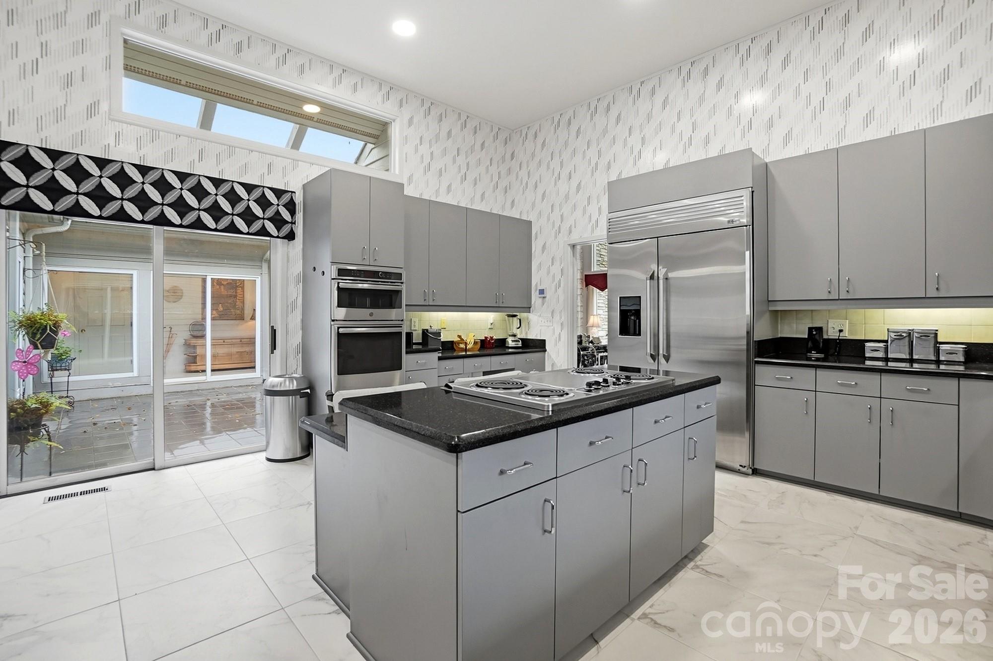 property viewer photo 8