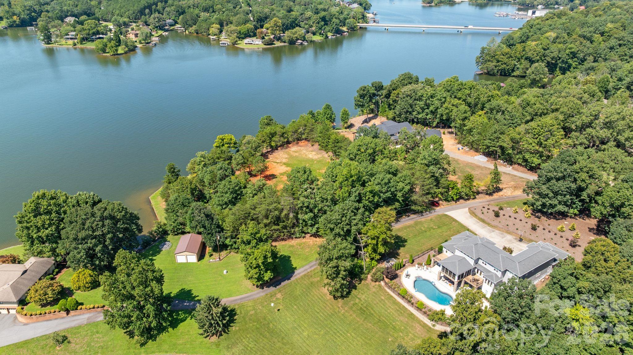 main property photo 16