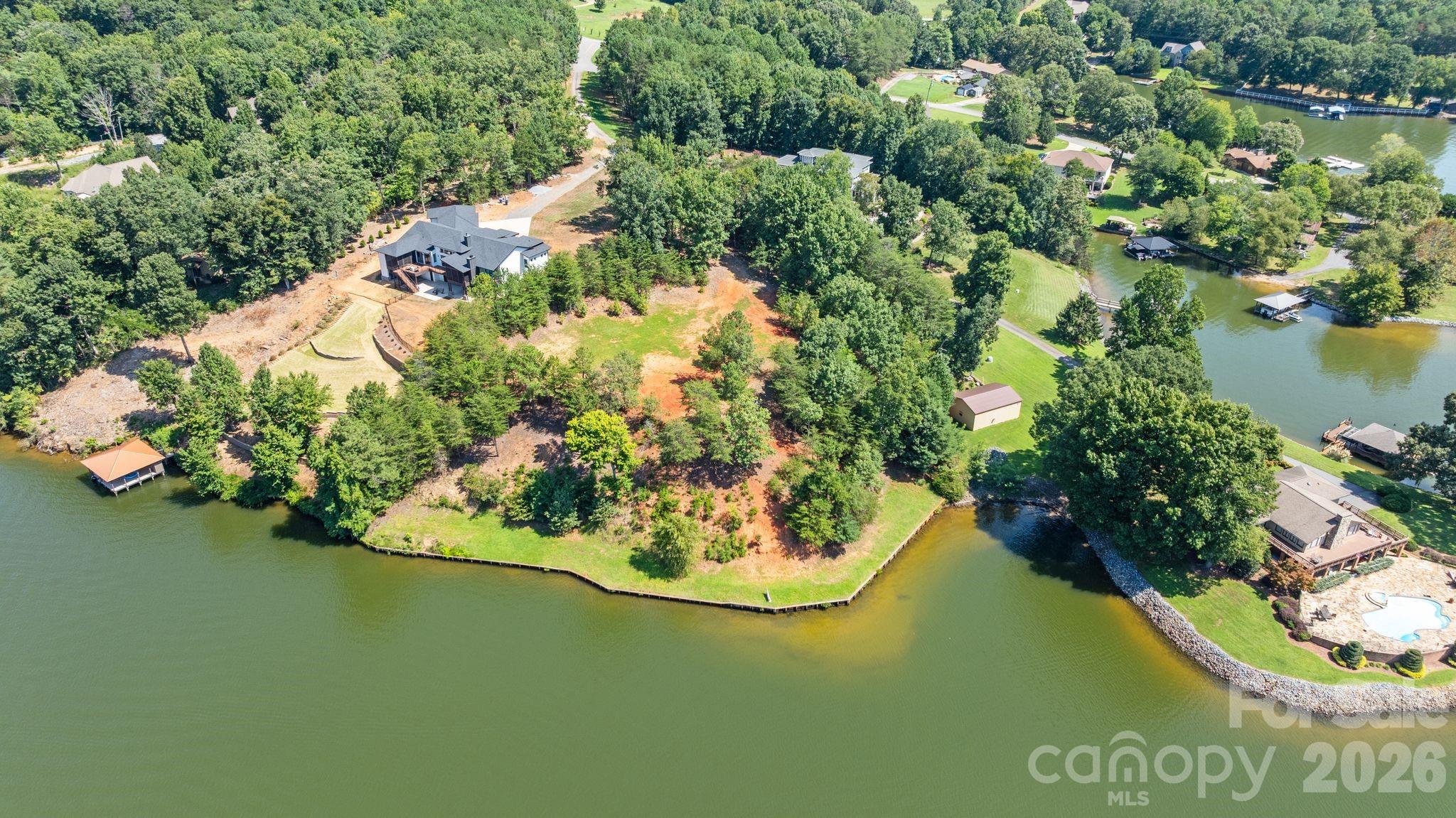 main property photo 18
