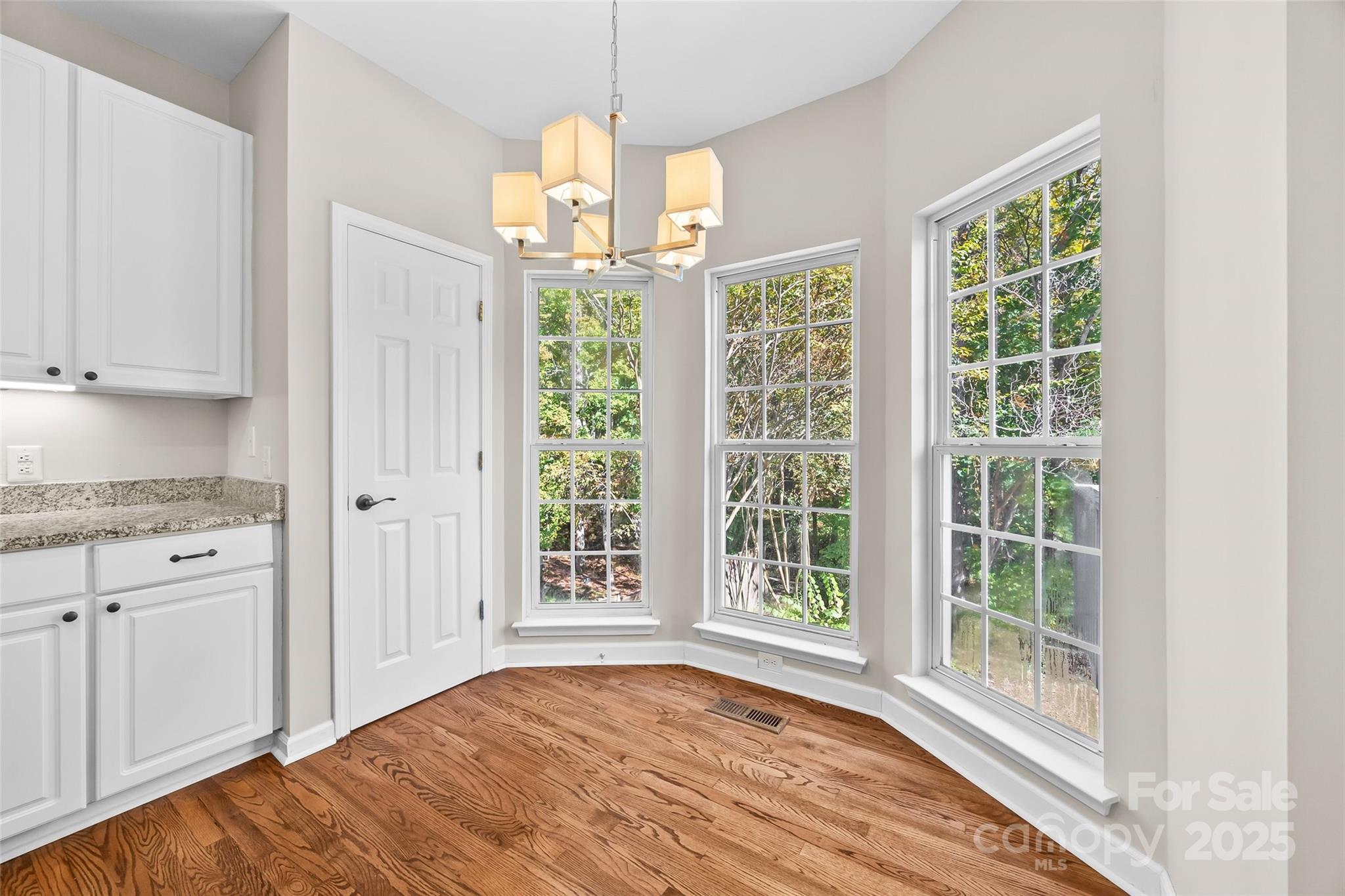 property viewer photo 12