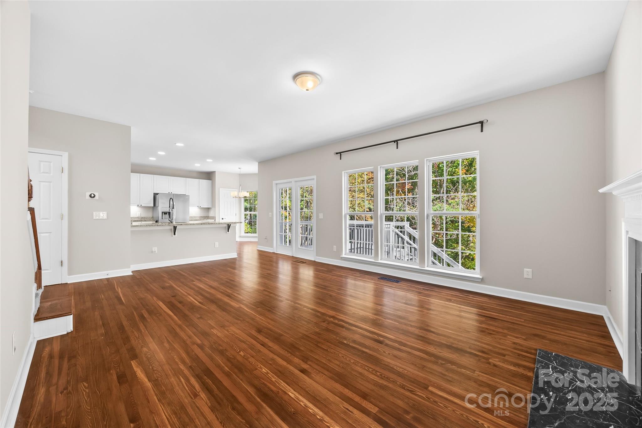 property viewer photo 16