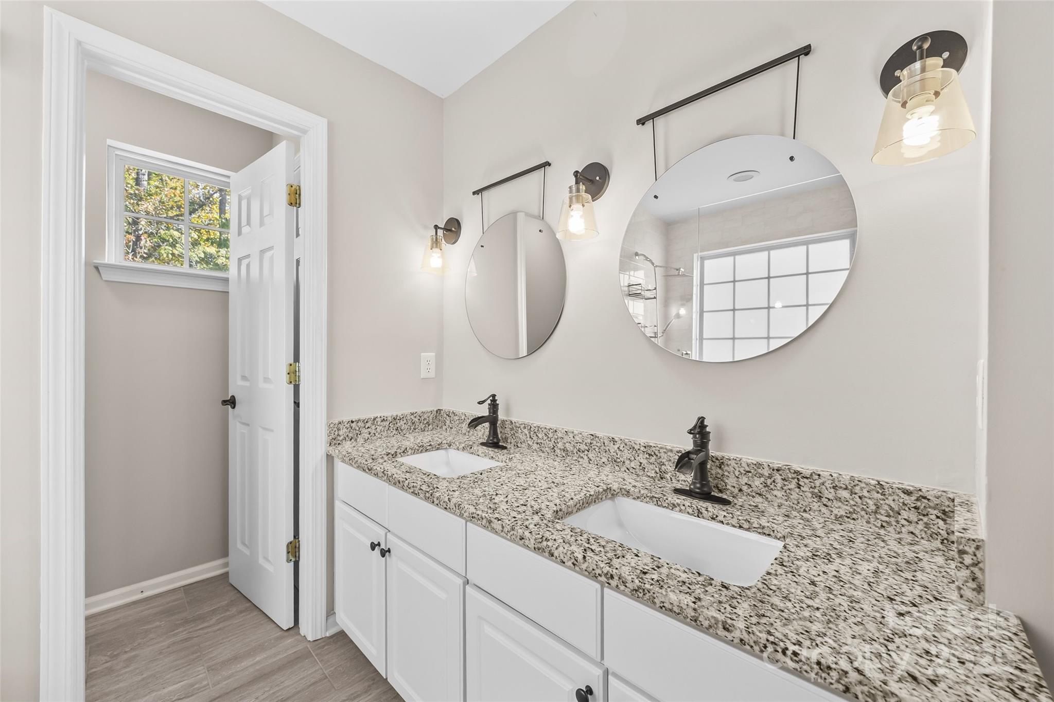 property viewer photo 22
