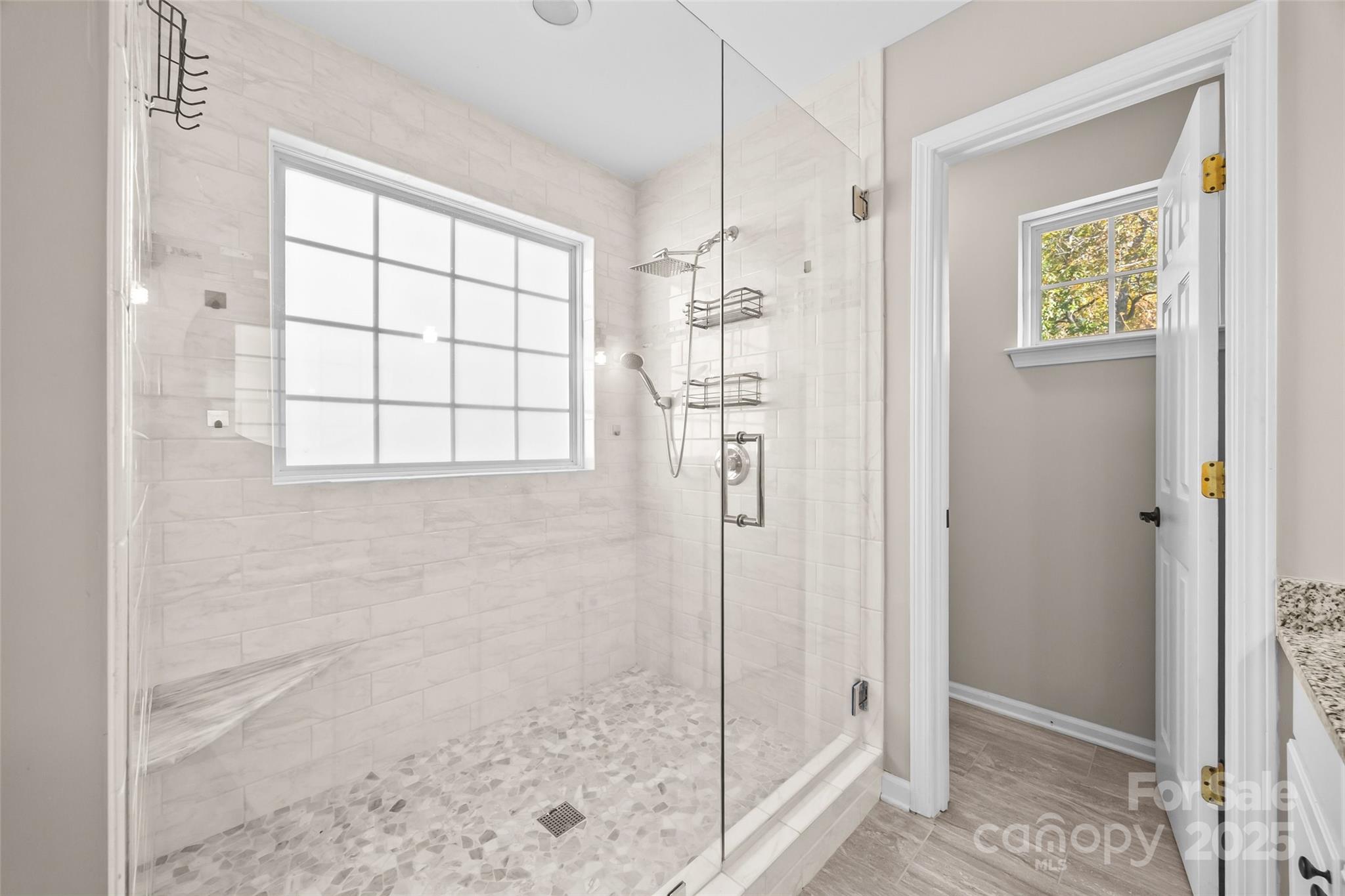 property viewer photo 23