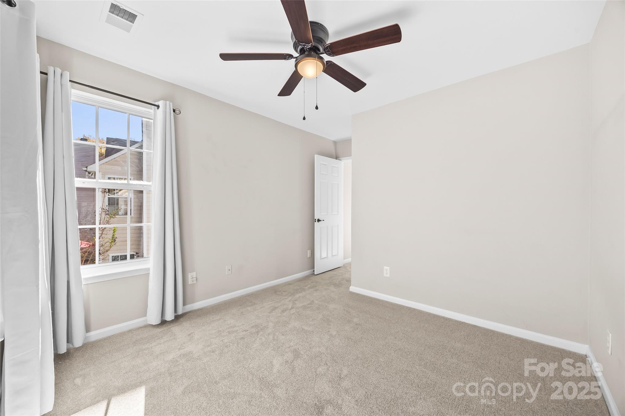 property viewer photo 26