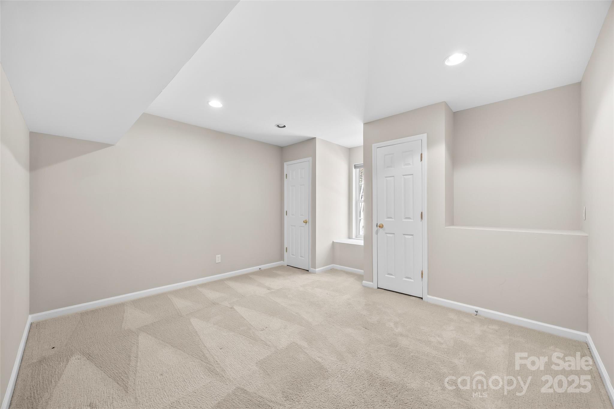 property viewer photo 37