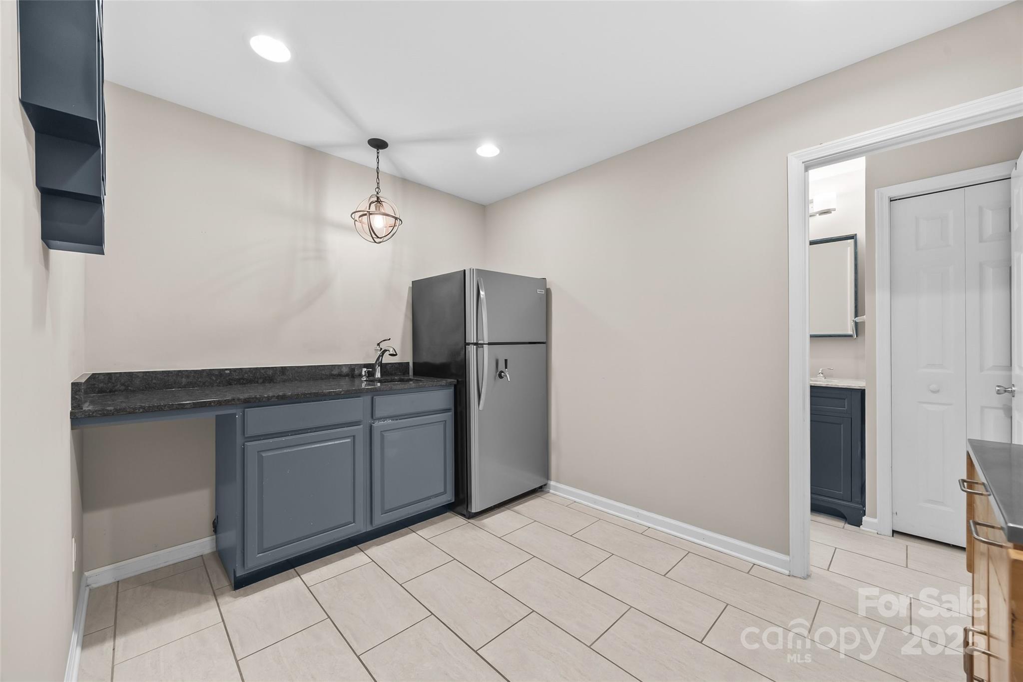property viewer photo 40