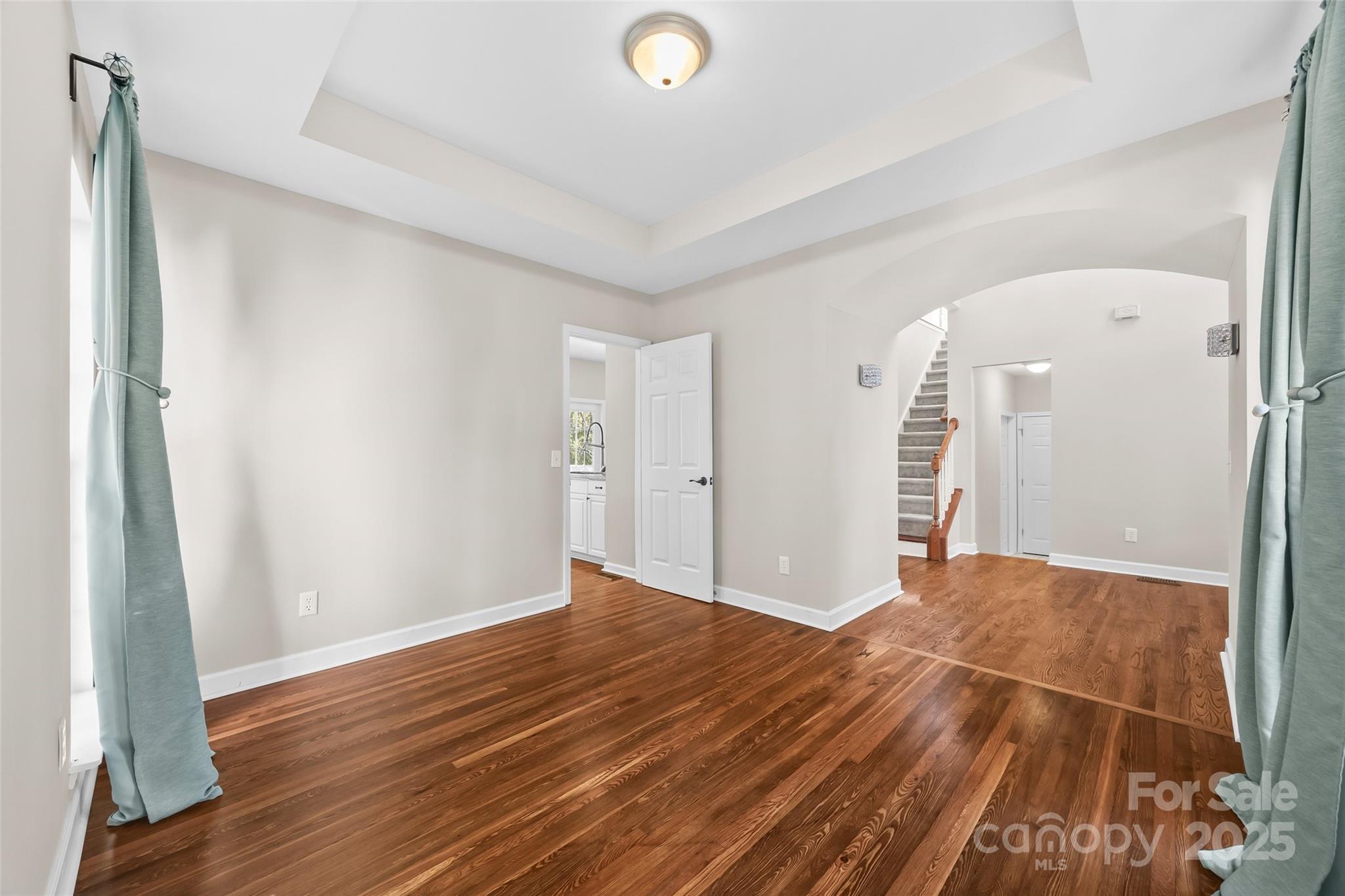 property viewer photo 7