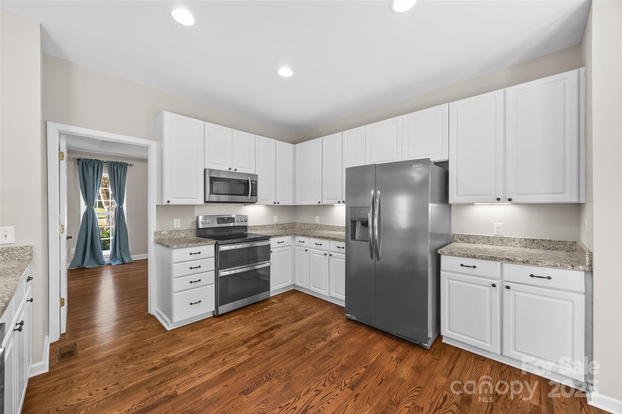 property viewer photo 8