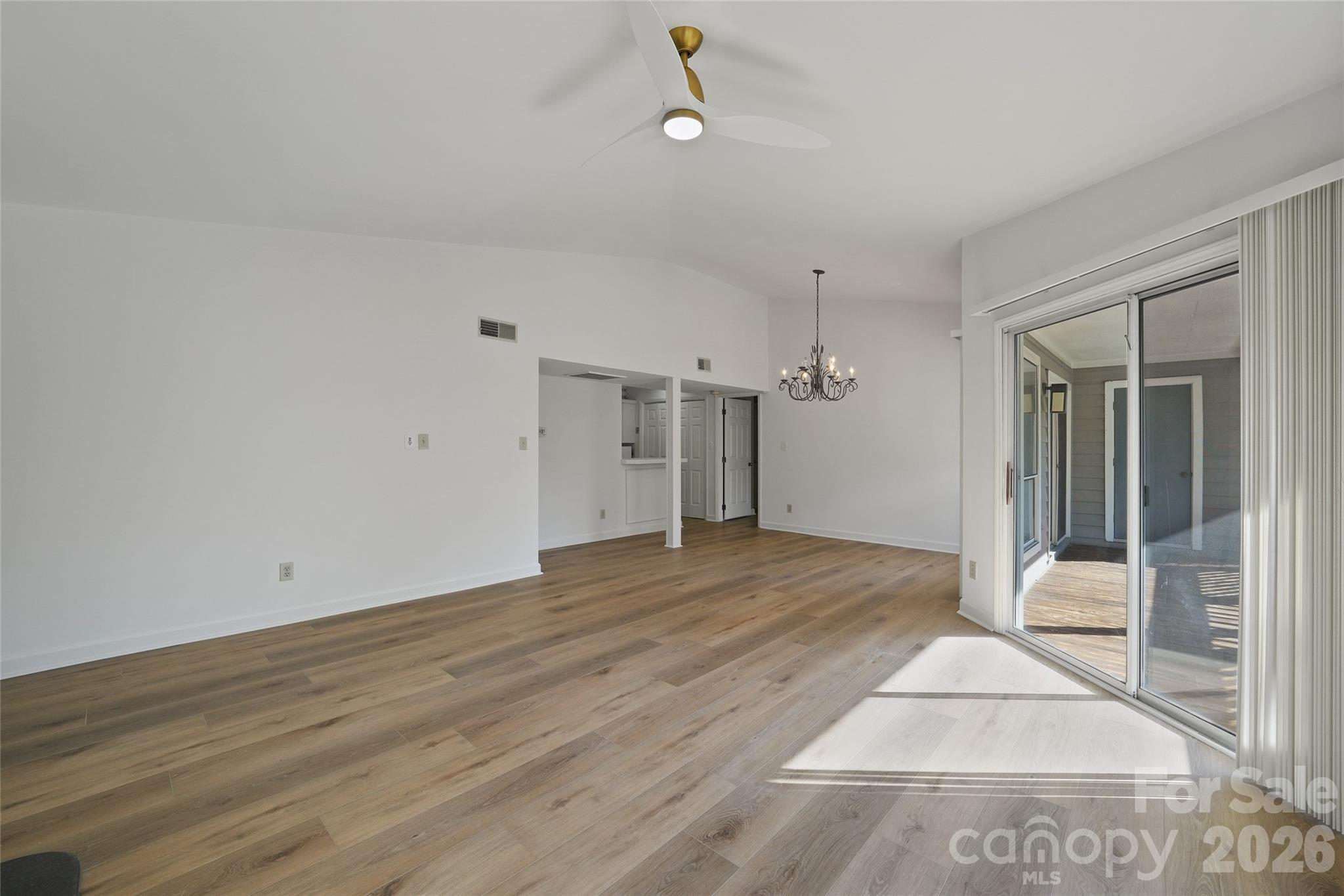 property viewer photo 10