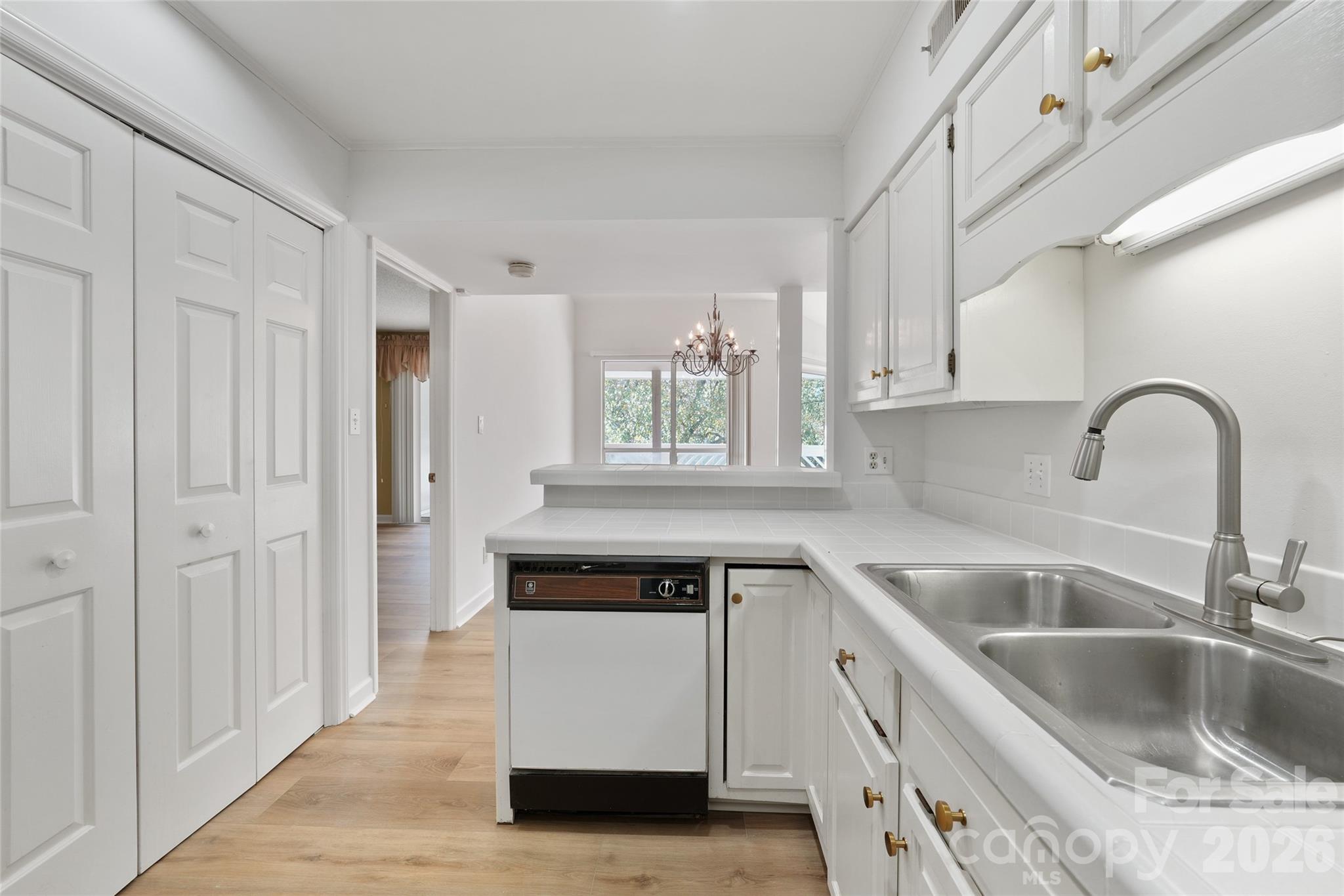 property viewer photo 12