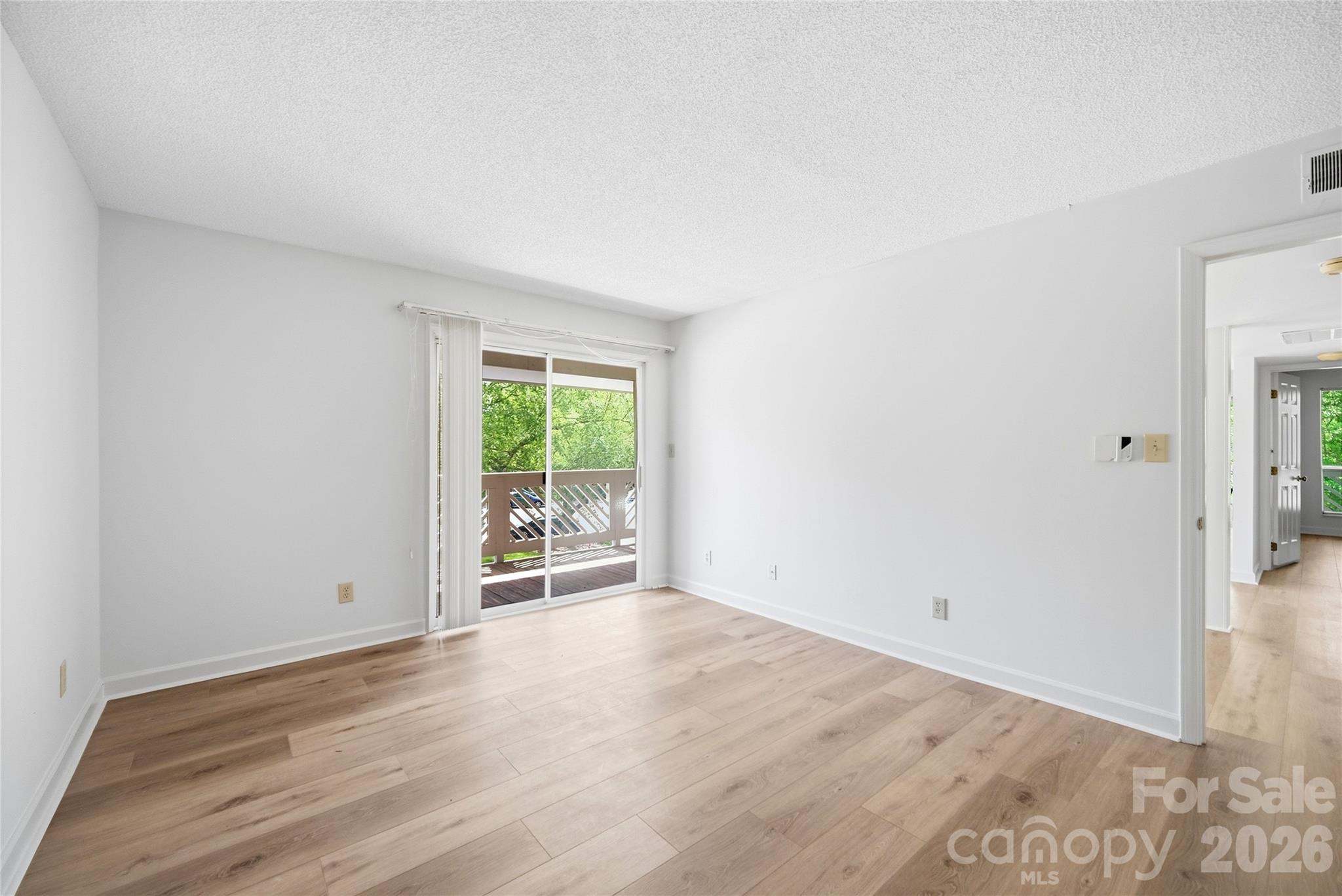 property viewer photo 17