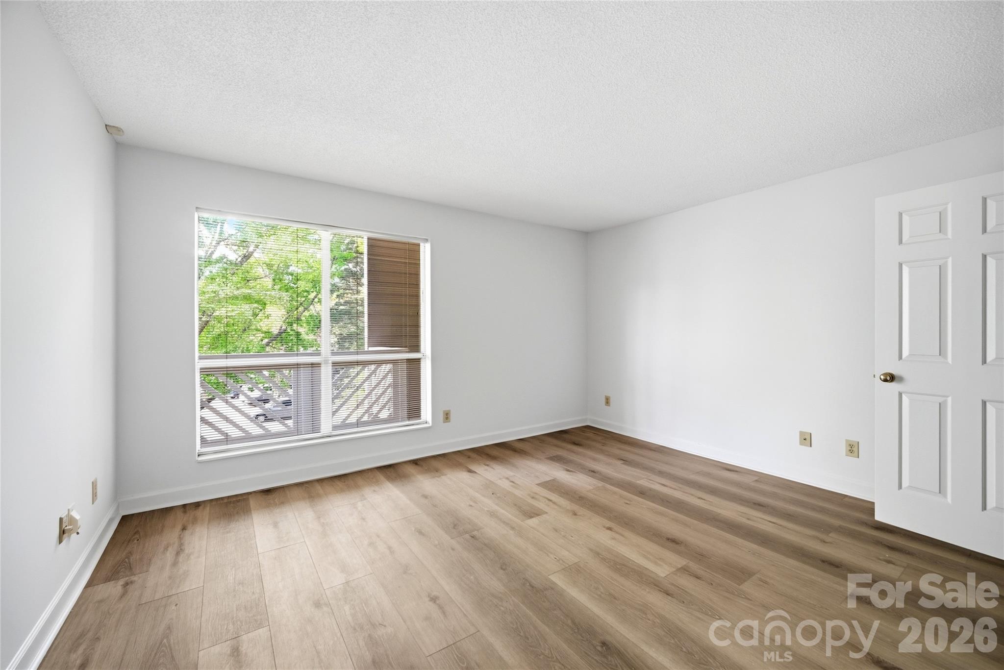 property viewer photo 21