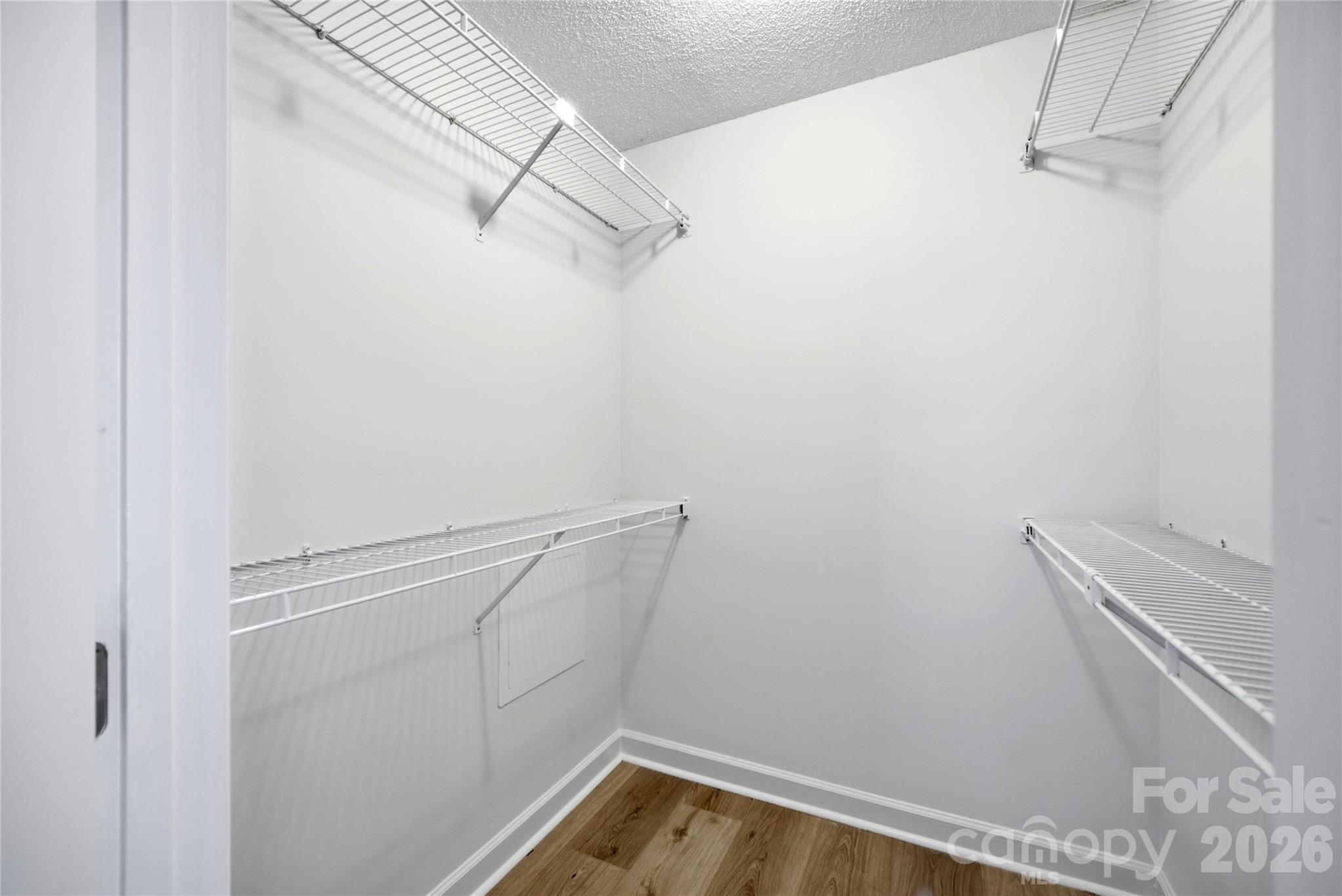 property viewer photo 23
