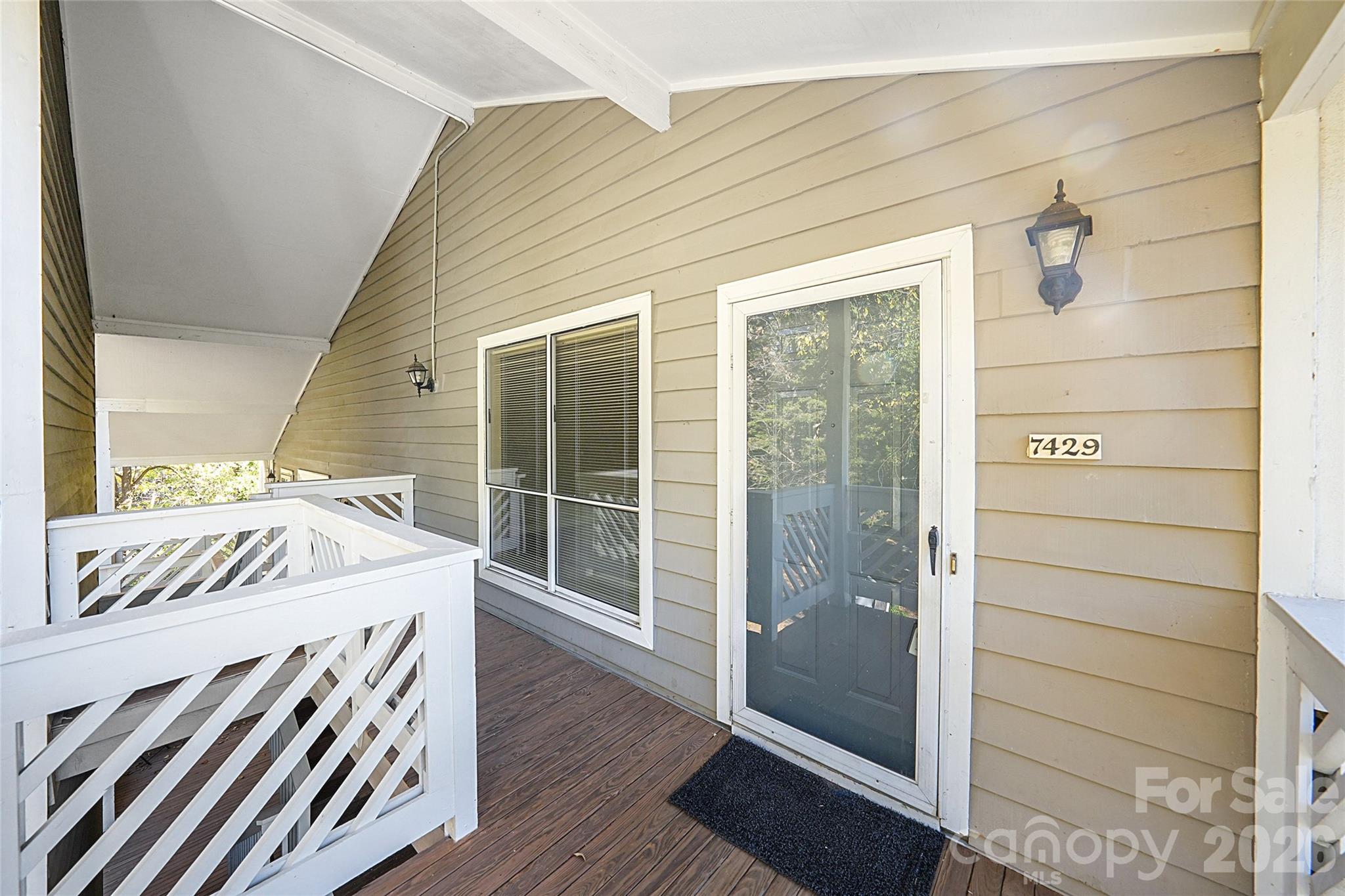 property viewer photo 3