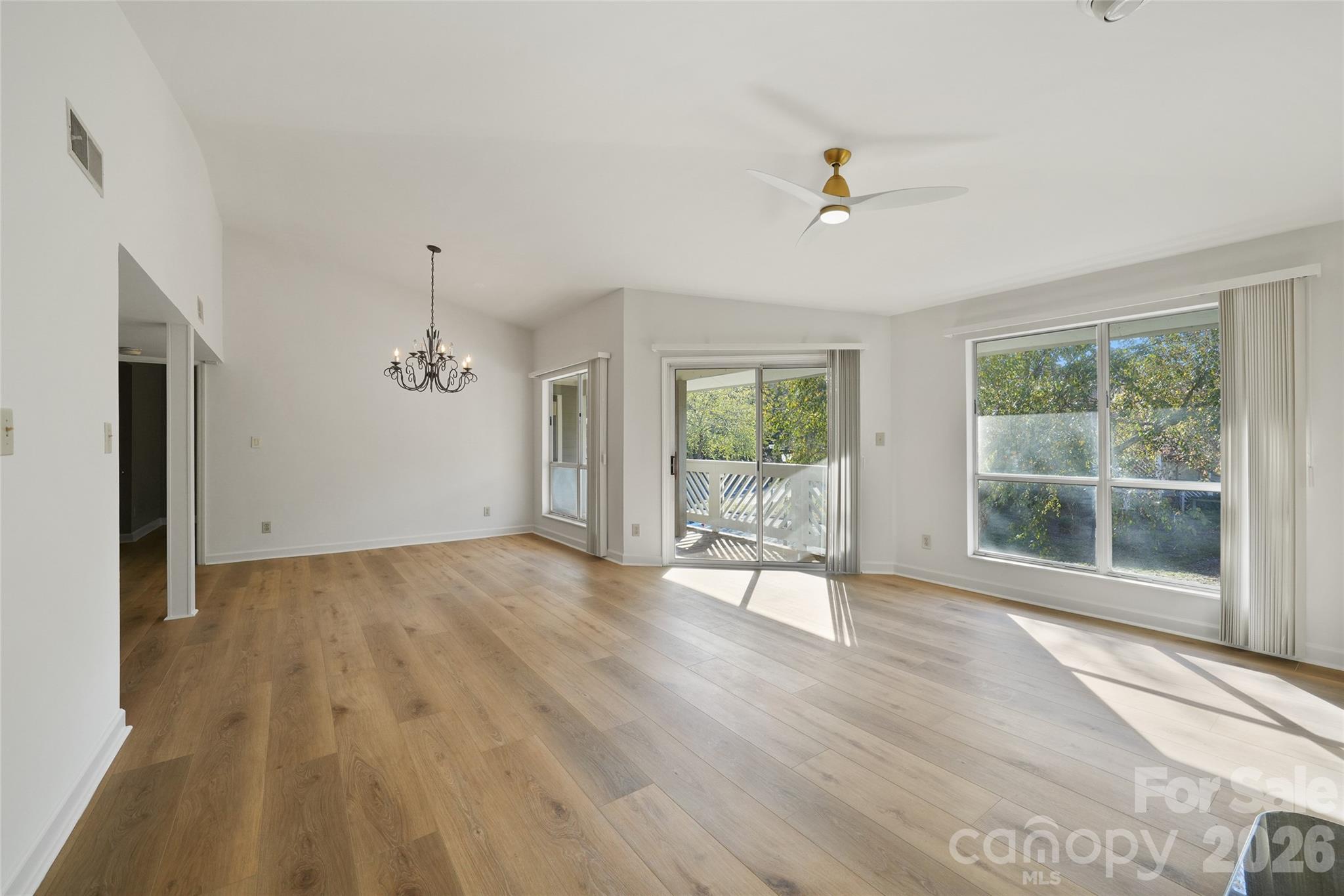 property viewer photo 4