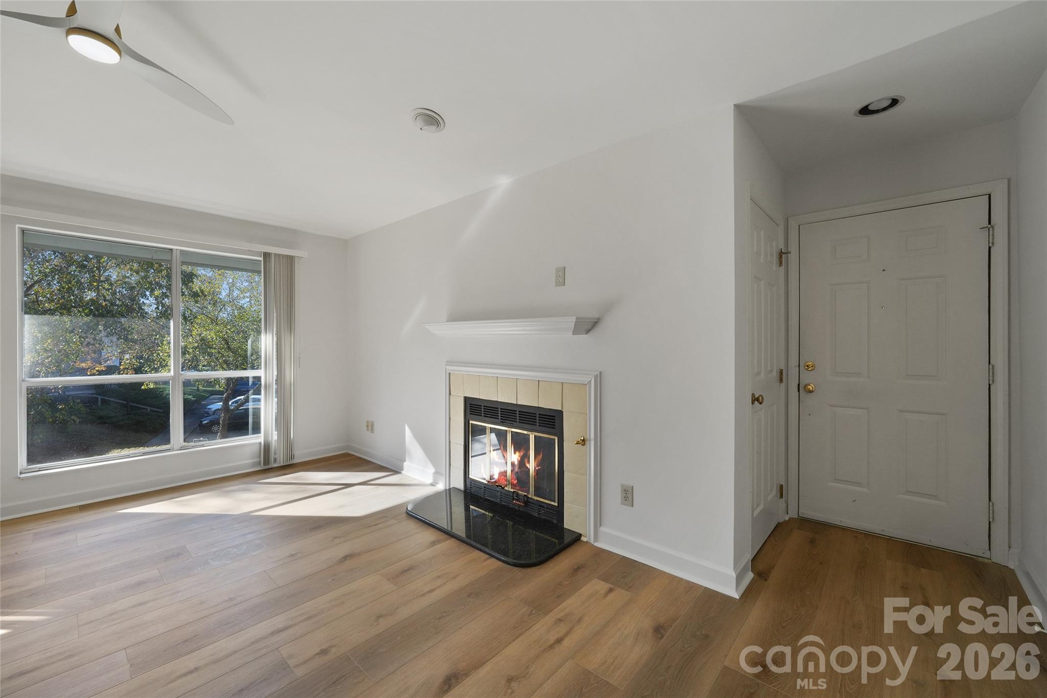 property viewer photo 7