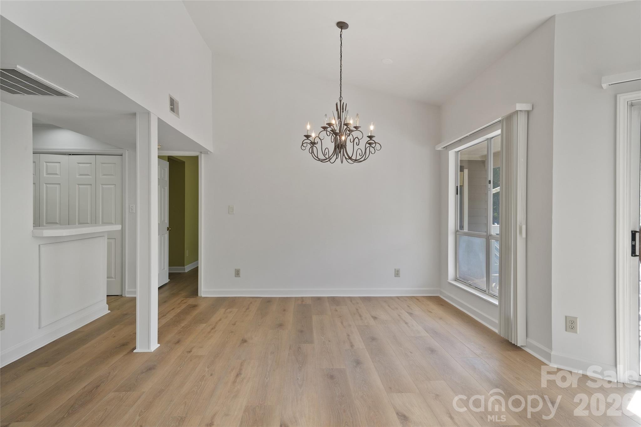 property viewer photo 8