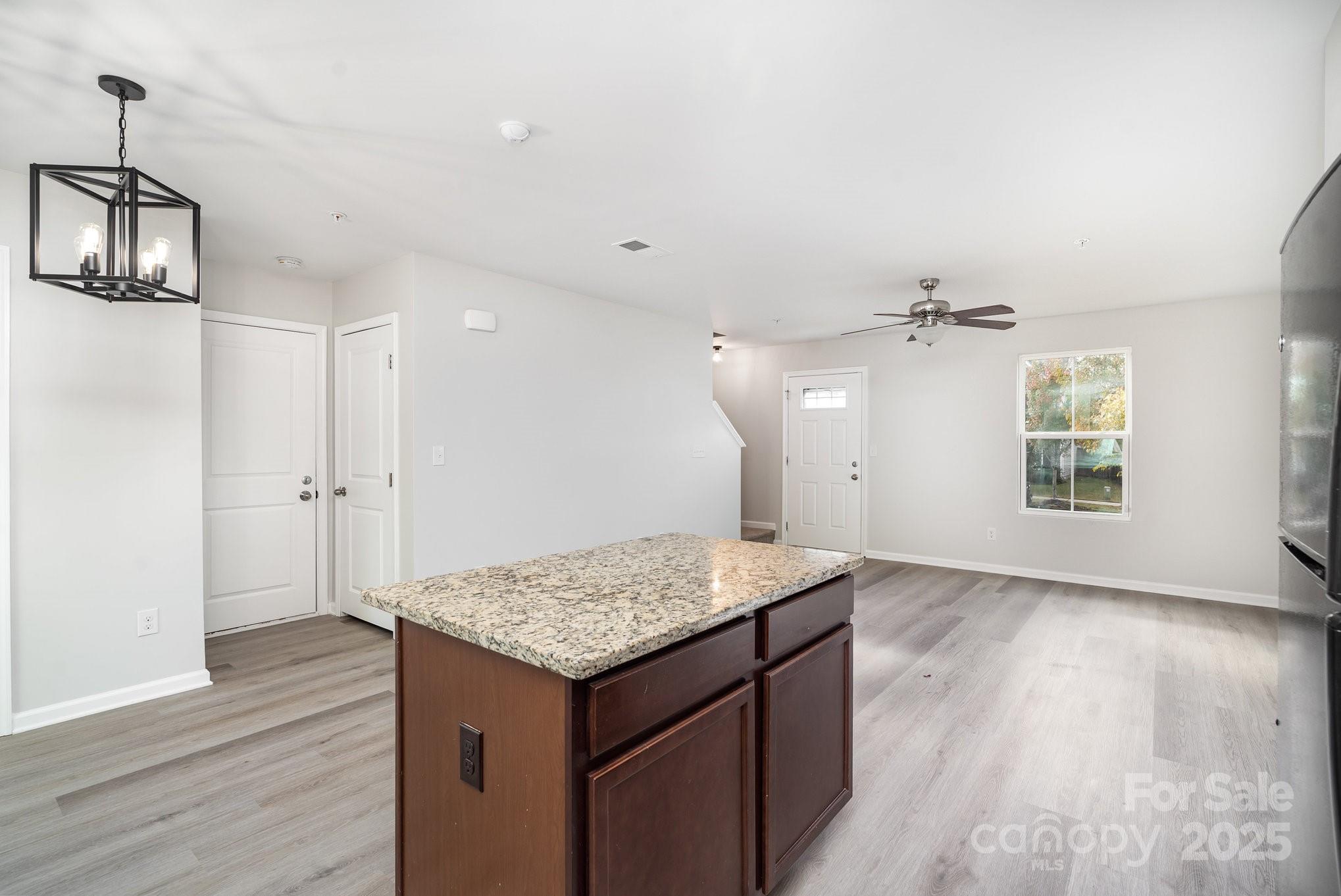 property viewer photo 9