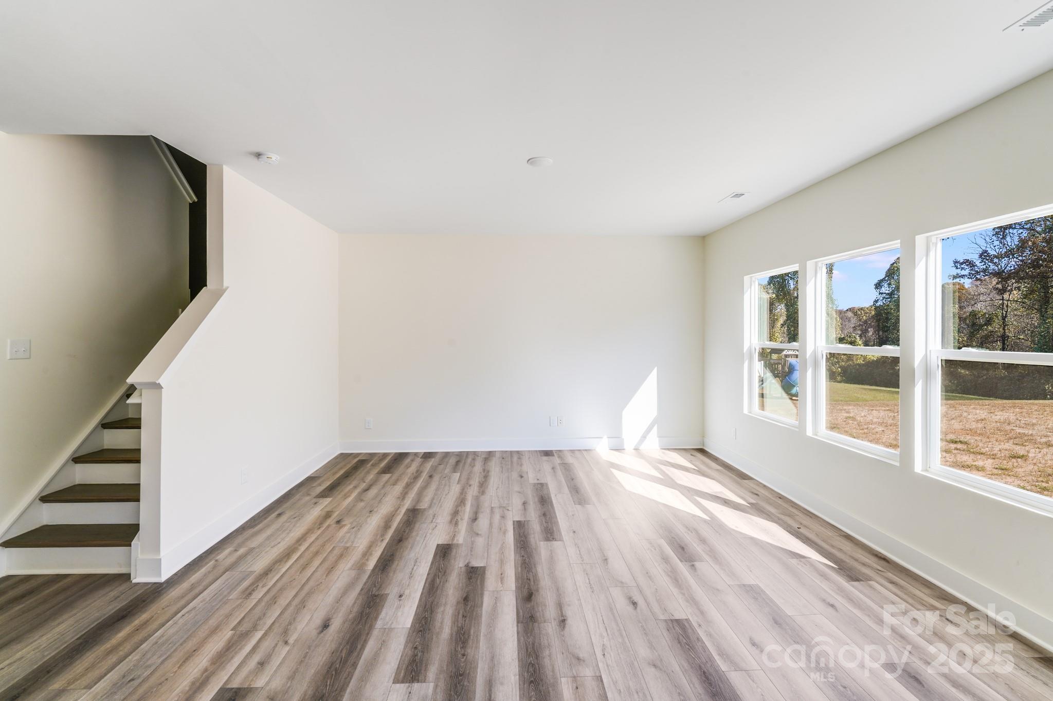 property viewer photo 1