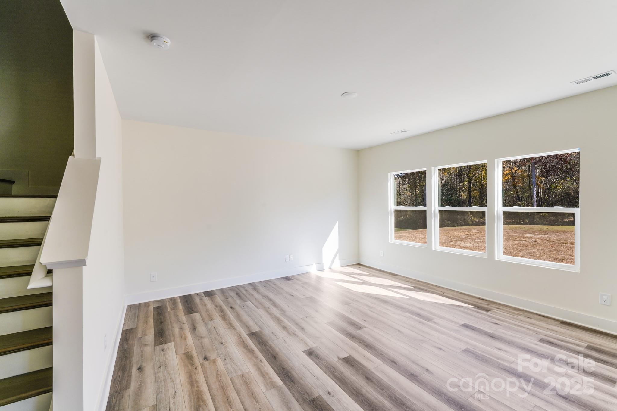 property viewer photo 10