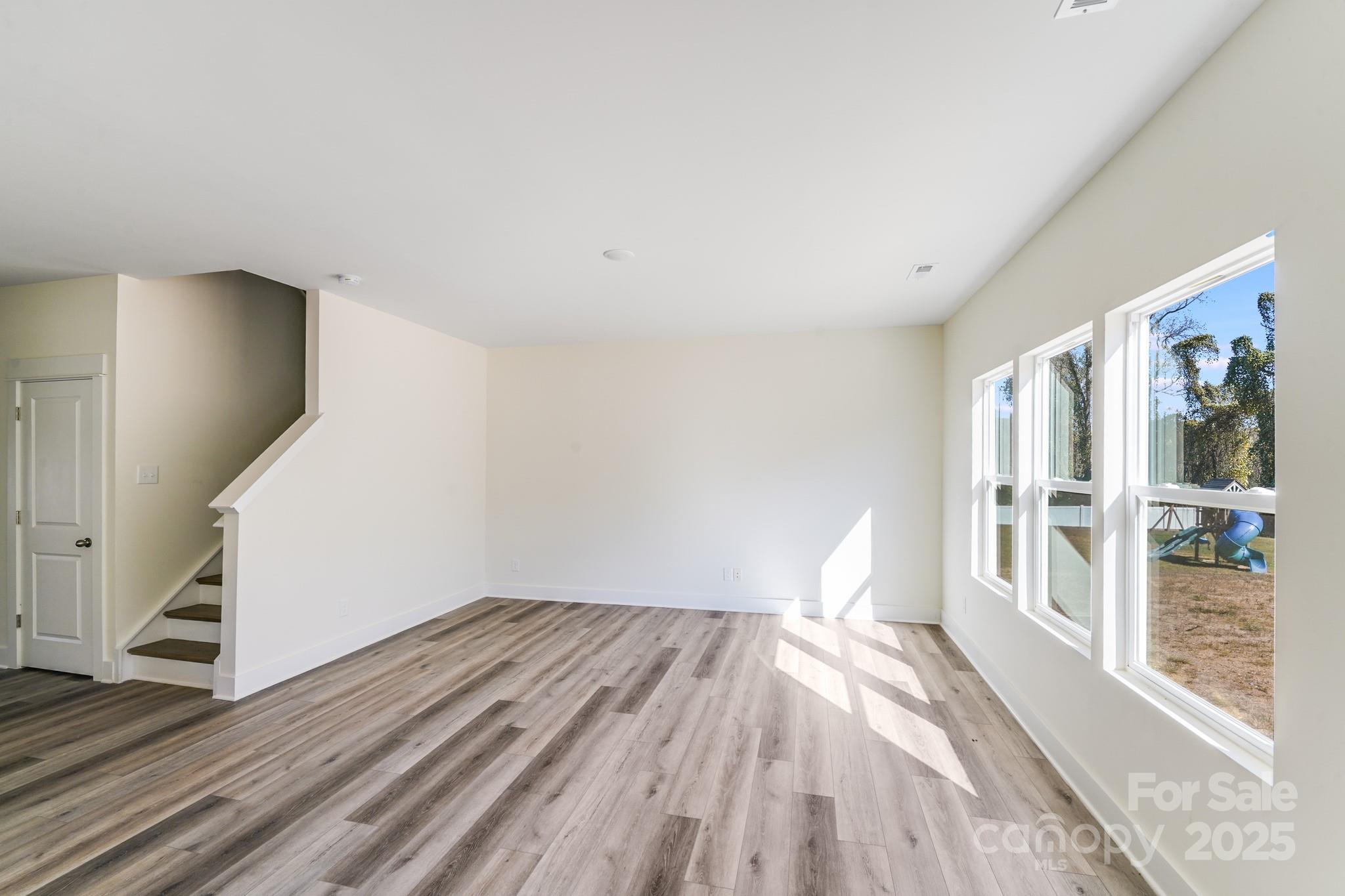 property viewer photo 11