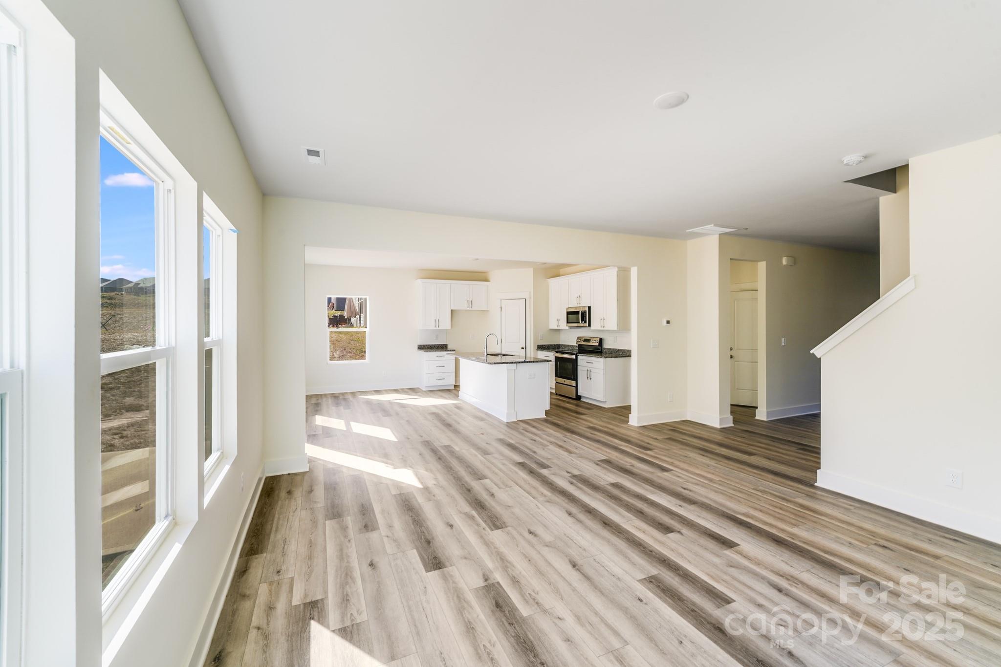 property viewer photo 13