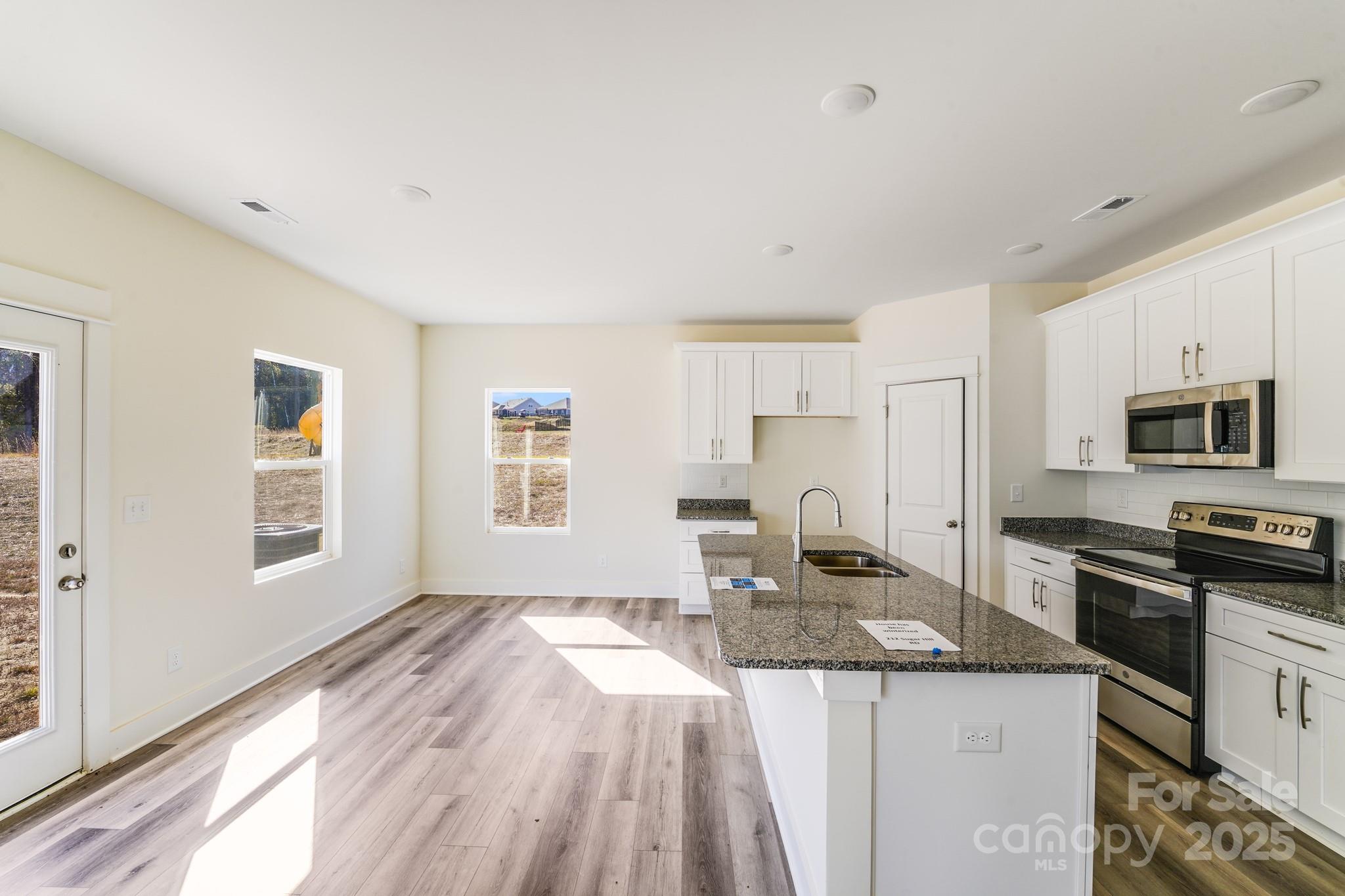 property viewer photo 17