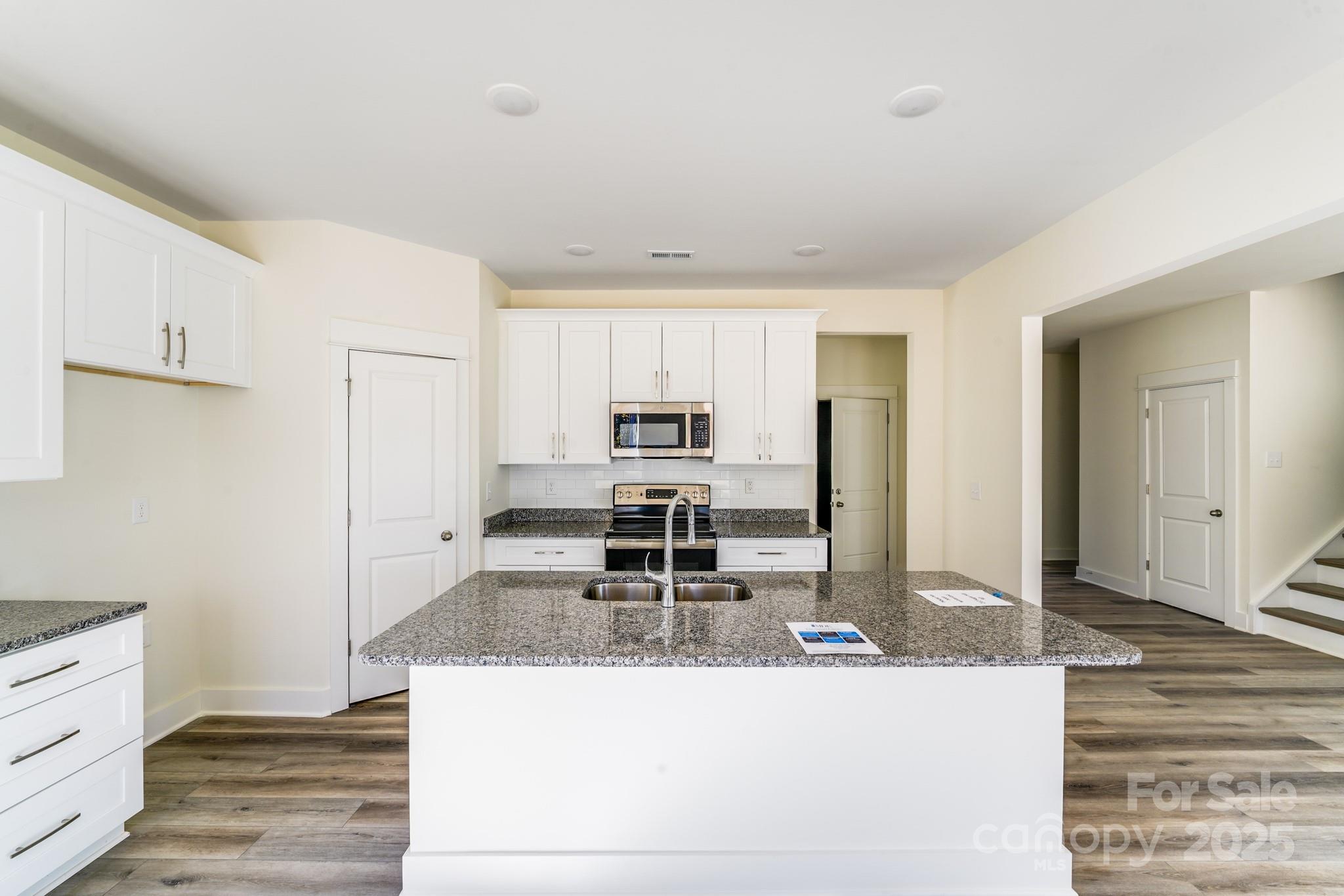 property viewer photo 19