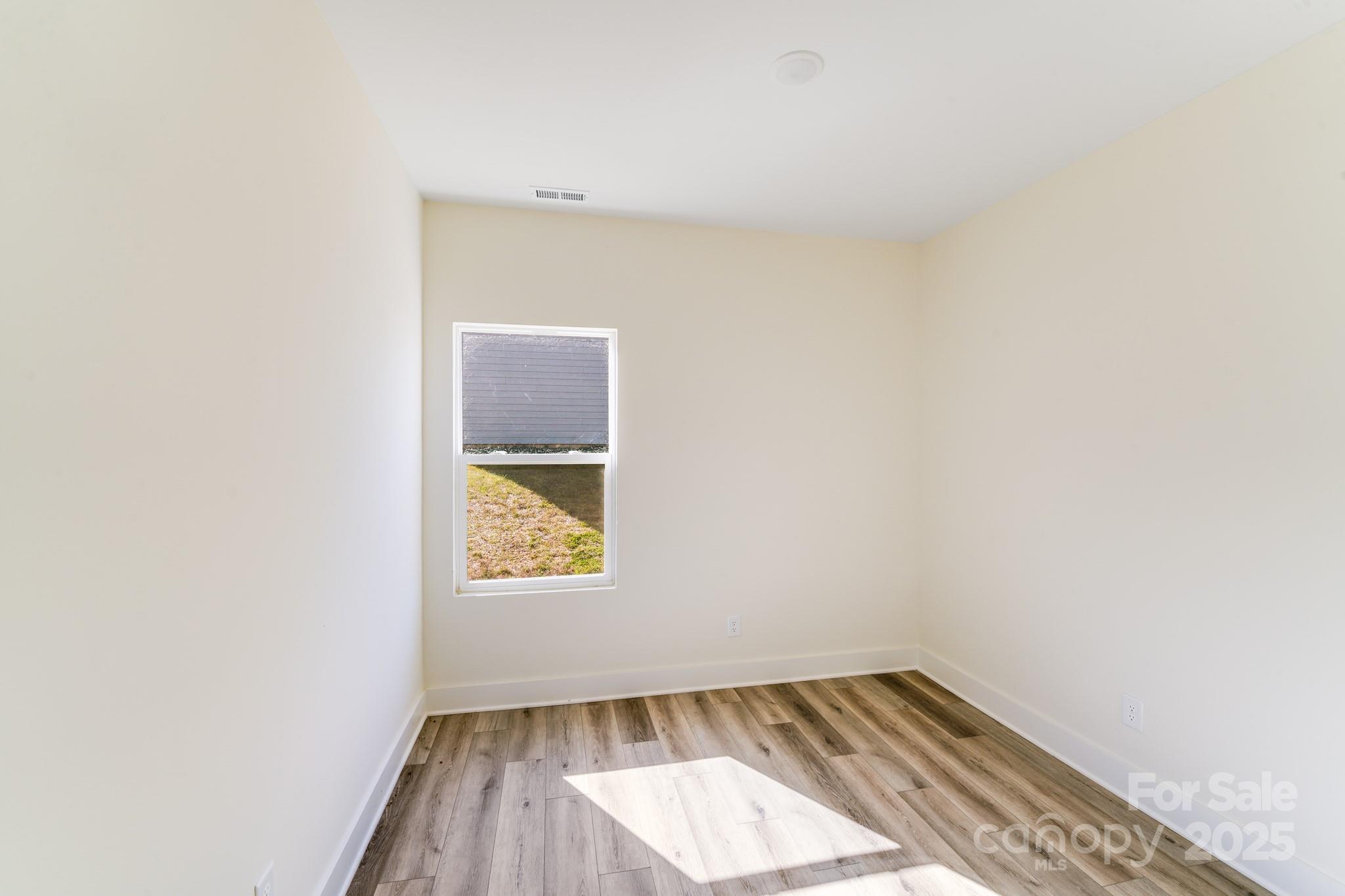 property viewer photo 24