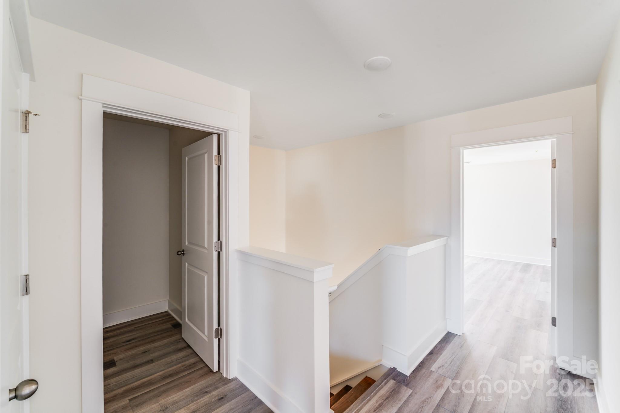 property viewer photo 26