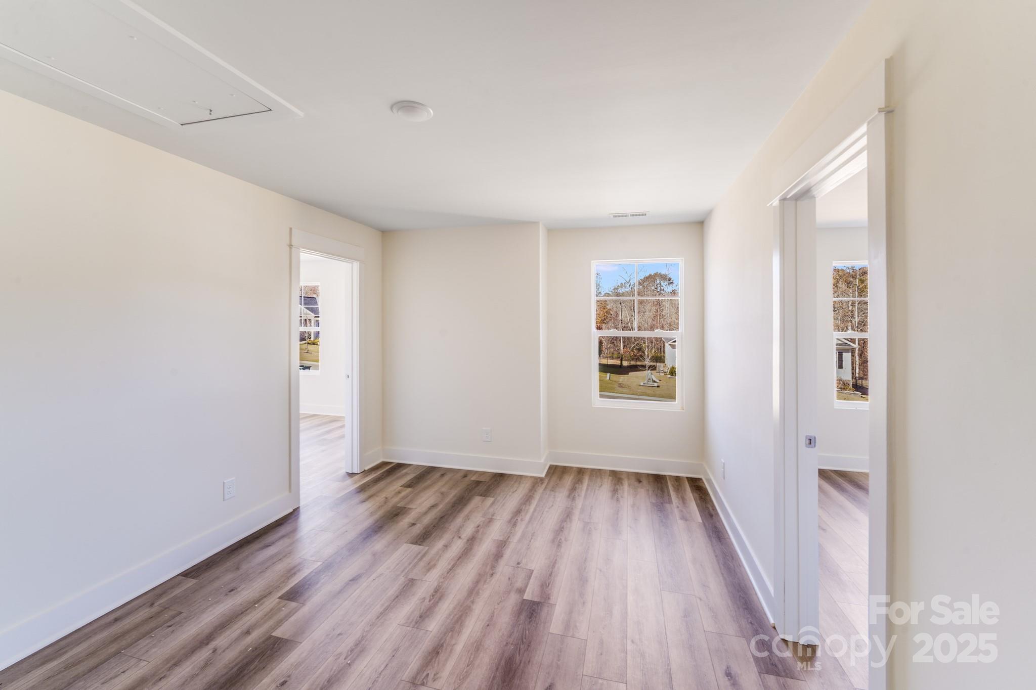 property viewer photo 27