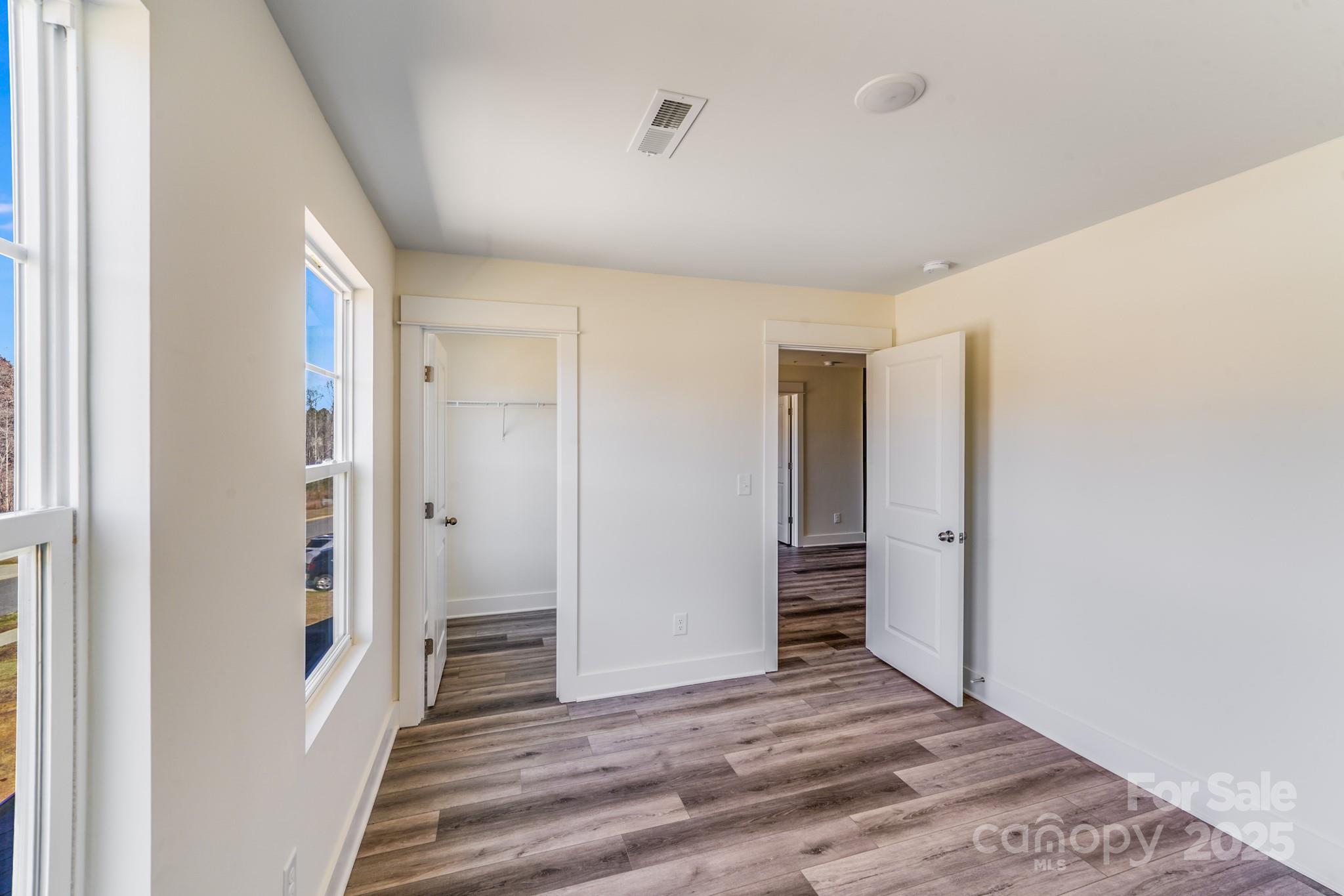 property viewer photo 31