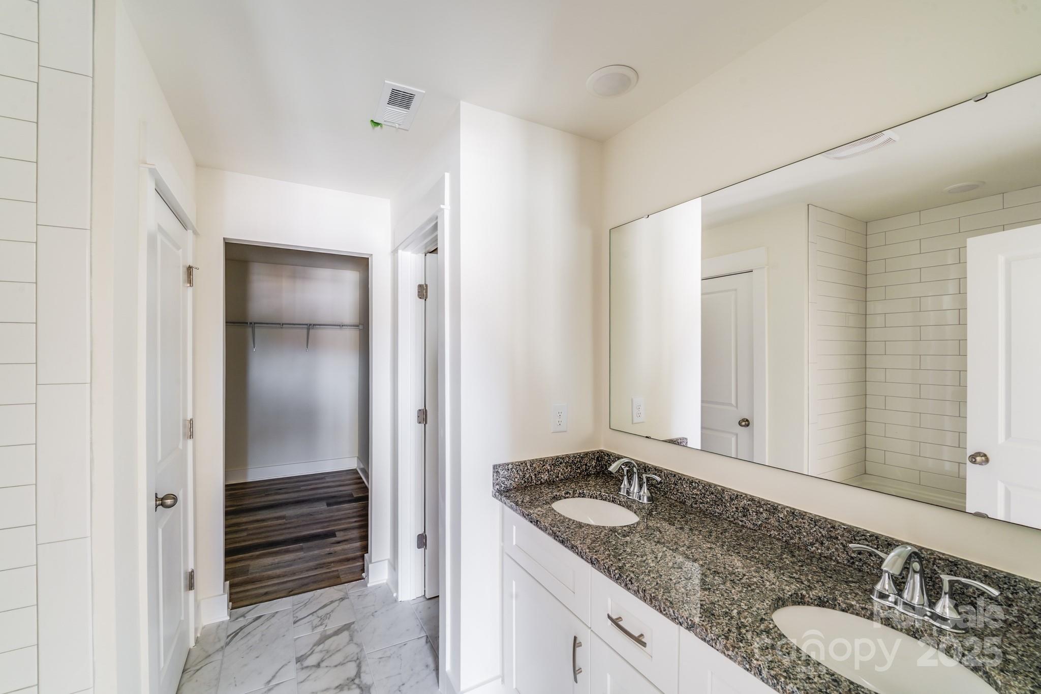 property viewer photo 39