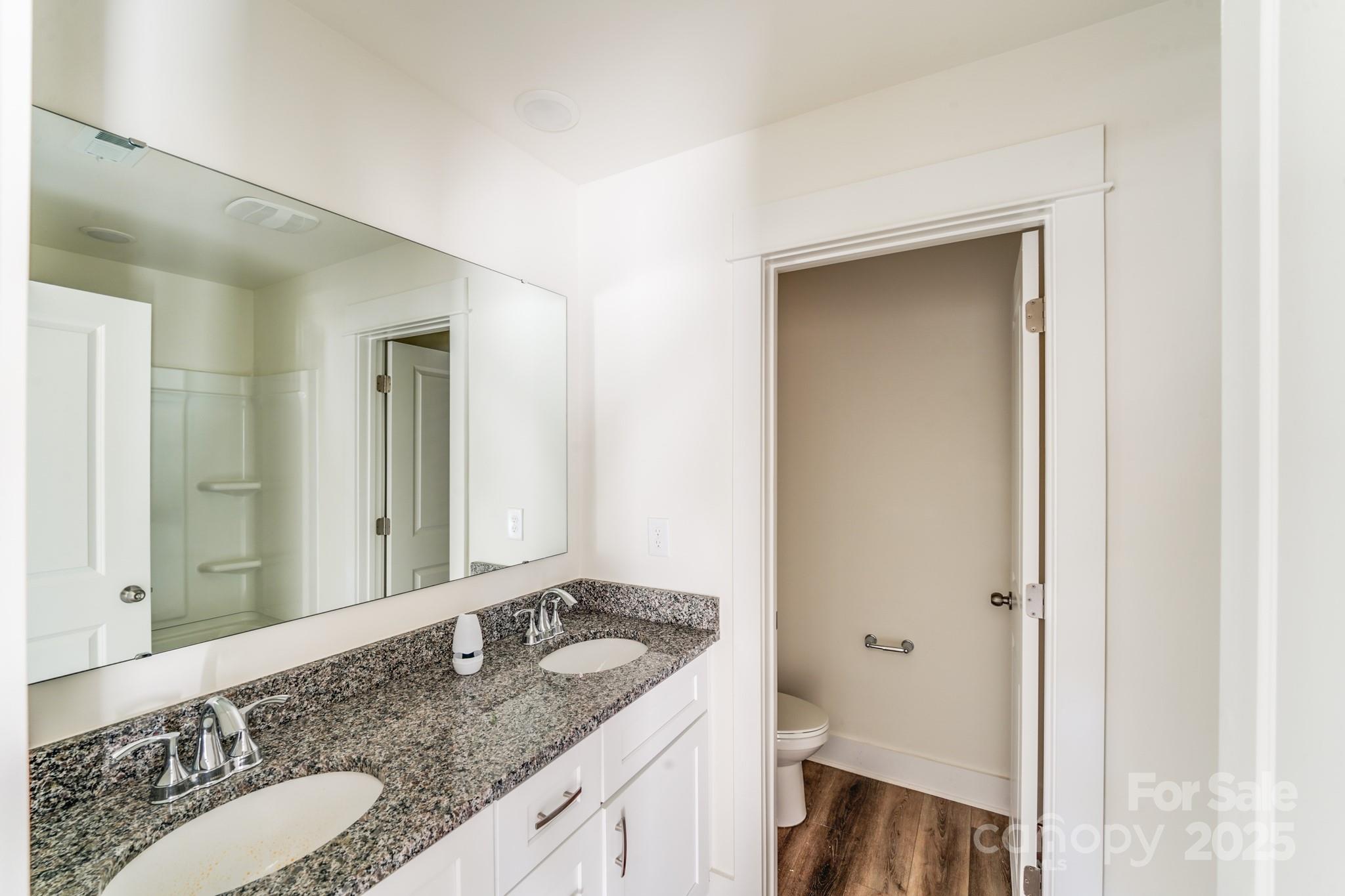 property viewer photo 40